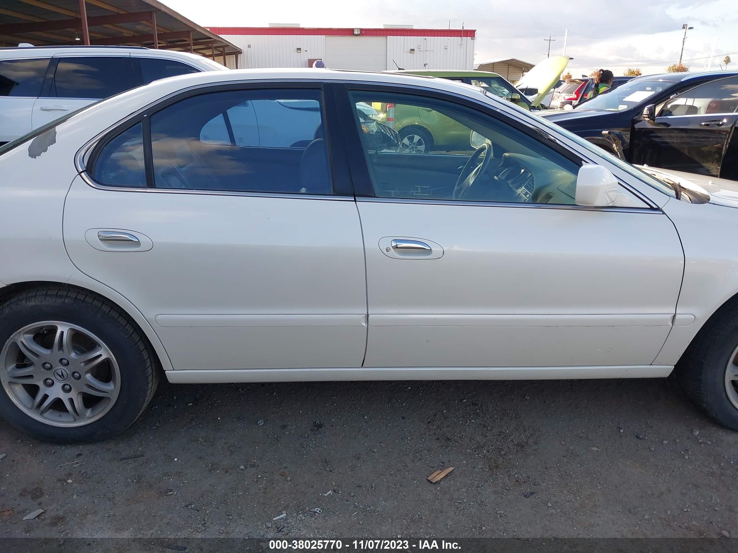 Photo 12 VIN: 19UUA5641XA055360 - ACURA TL 