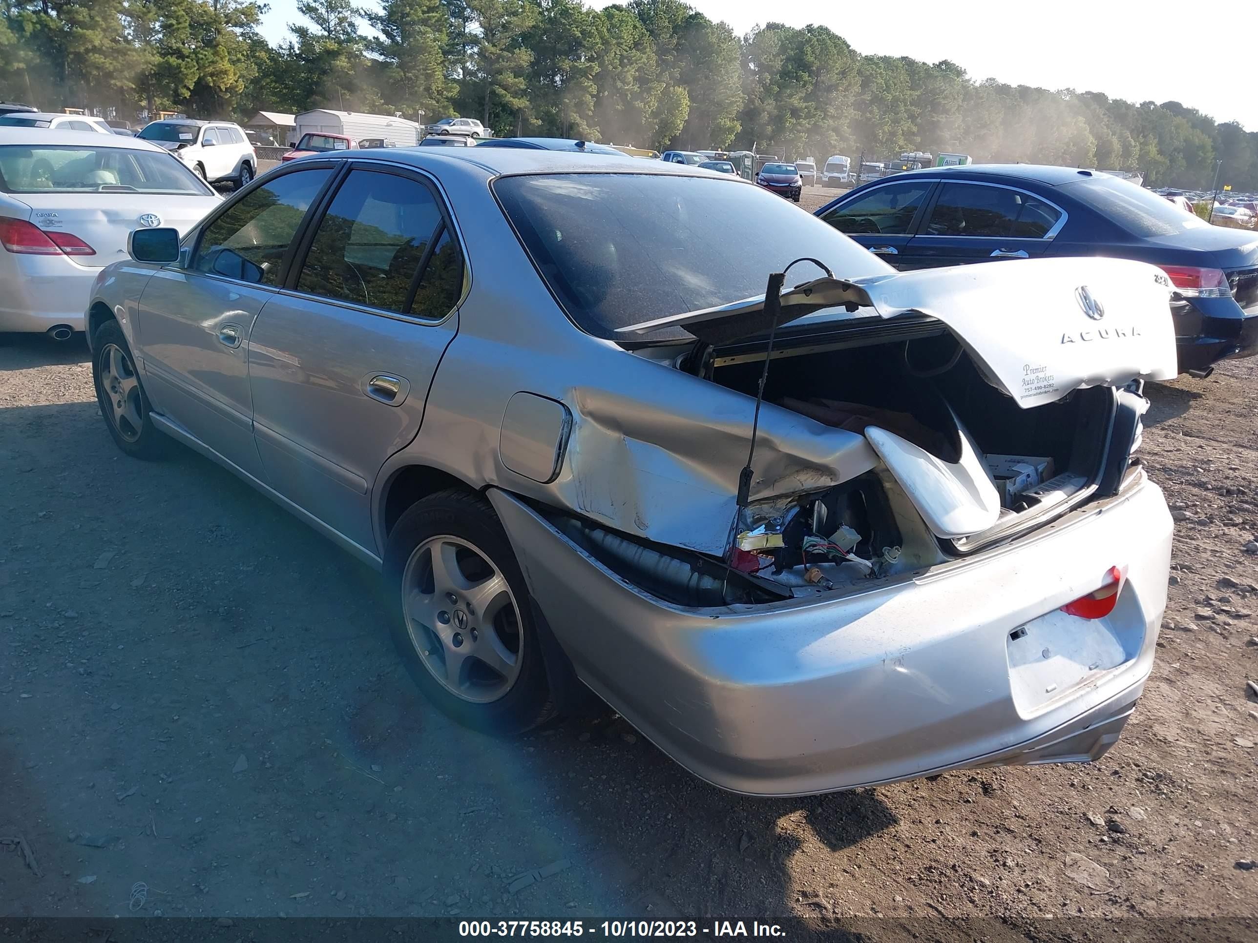 Photo 2 VIN: 19UUA56613A028008 - ACURA TL 