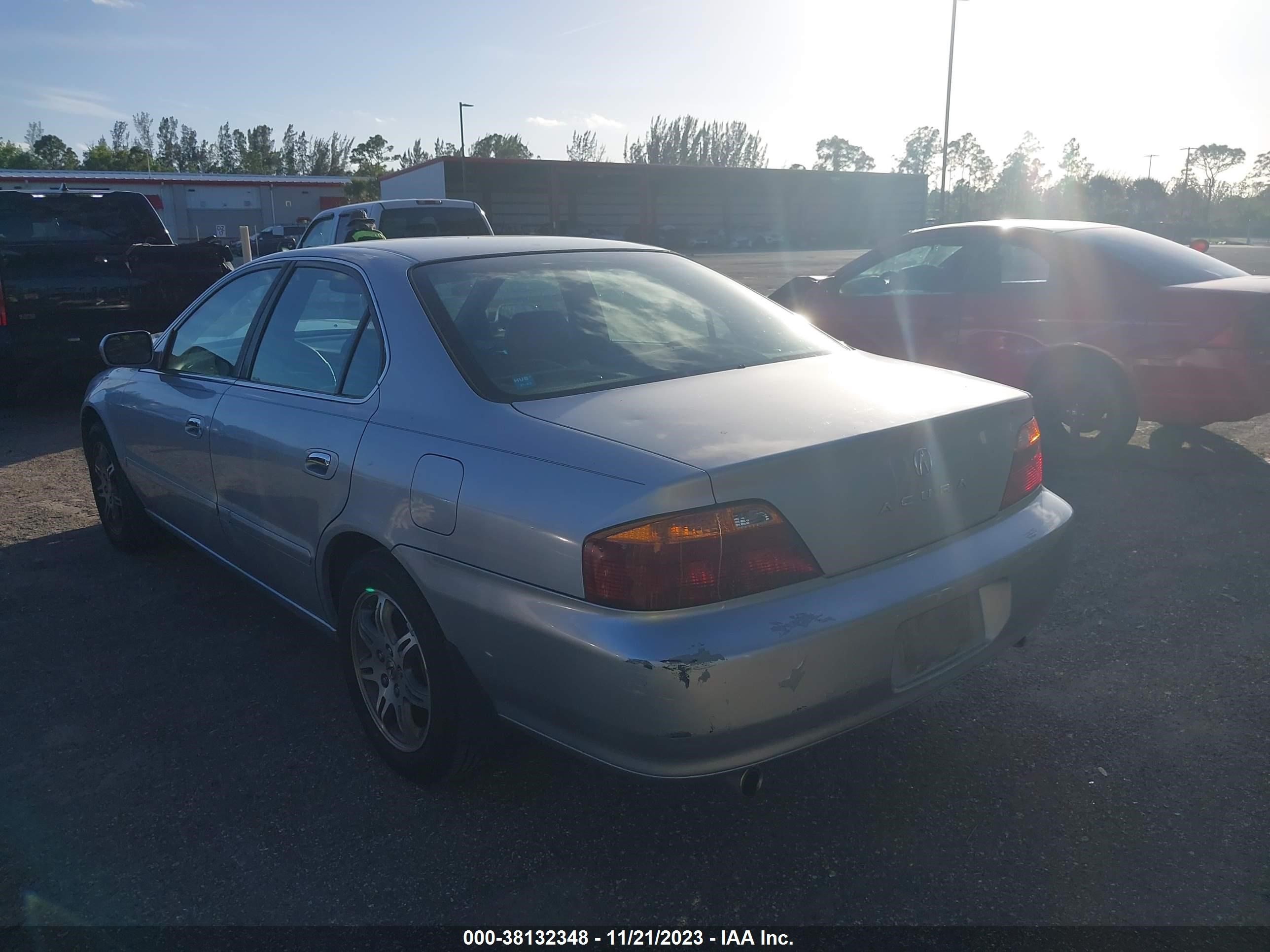 Photo 2 VIN: 19UUA5661YA017176 - ACURA TL 