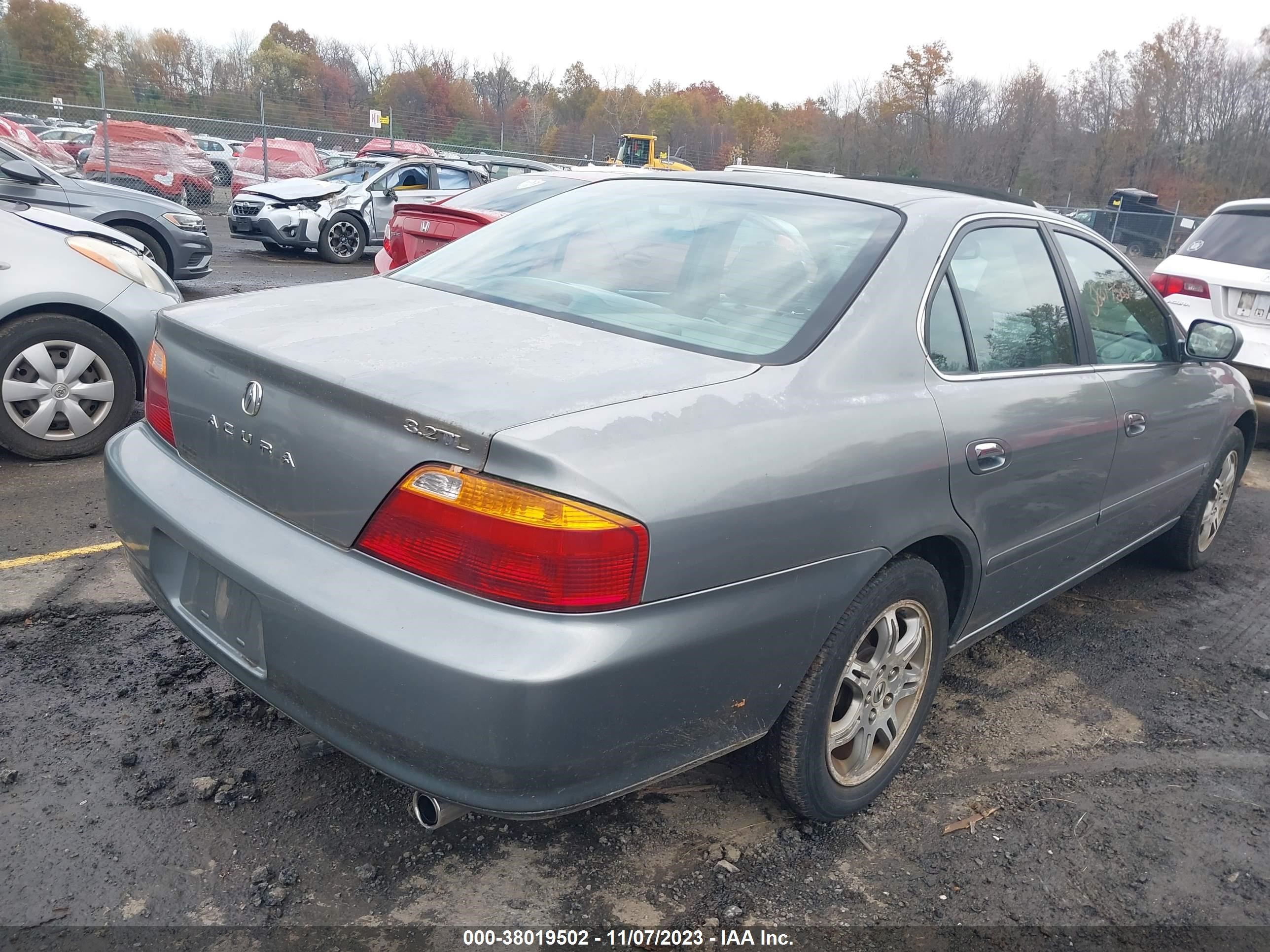 Photo 3 VIN: 19UUA5664YA001098 - ACURA TL 