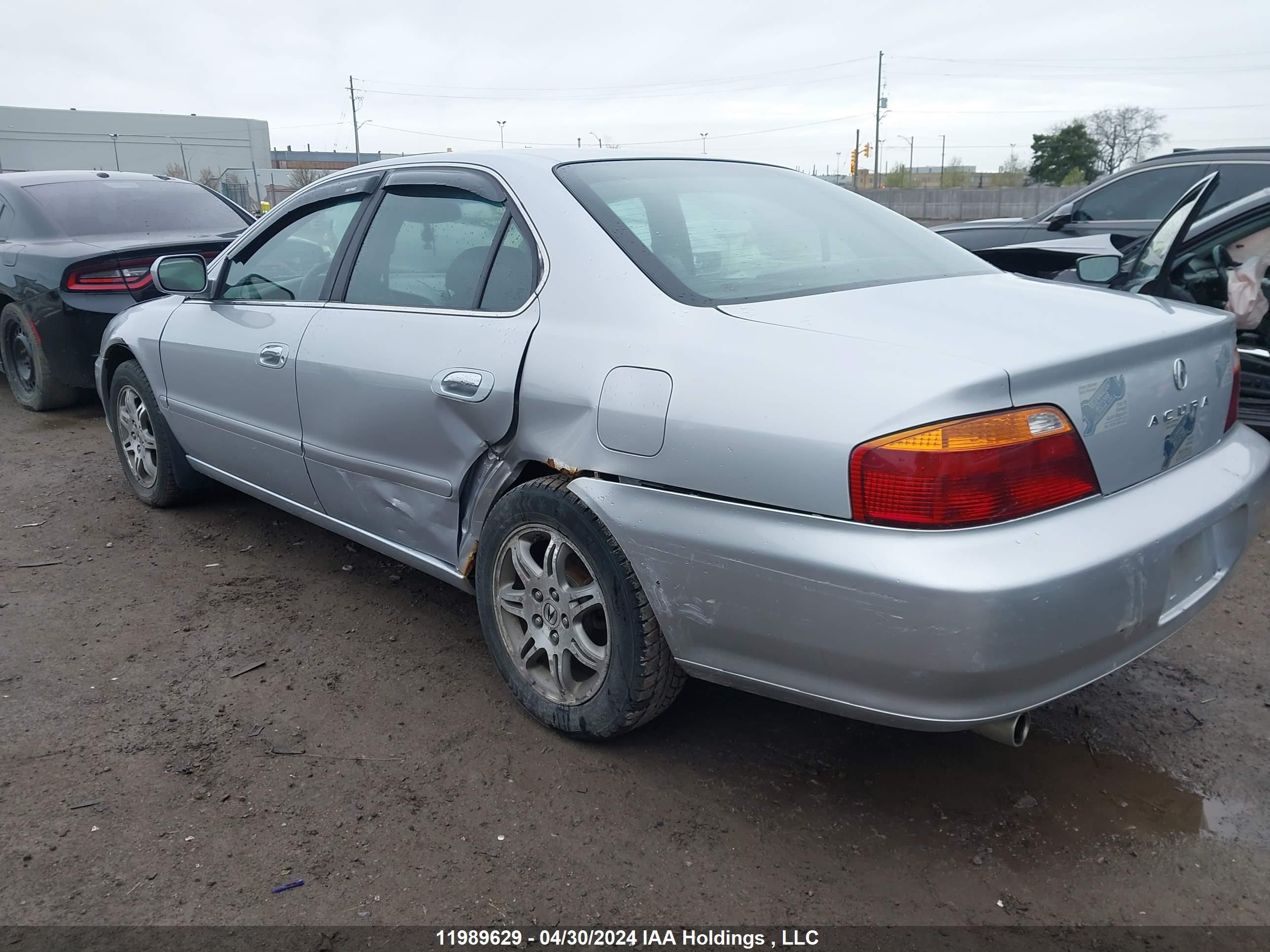 Photo 2 VIN: 19UUA5665YA801442 - ACURA TL 