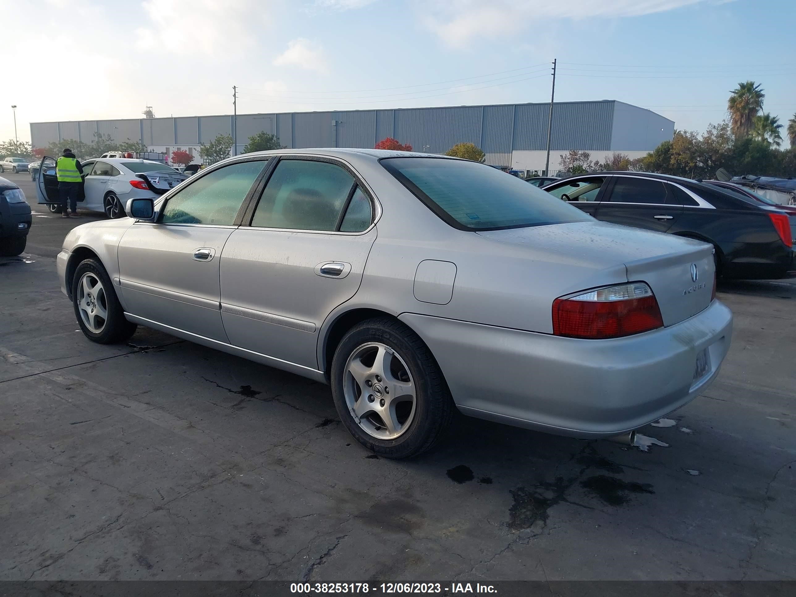 Photo 2 VIN: 19UUA56683A018740 - ACURA TL 