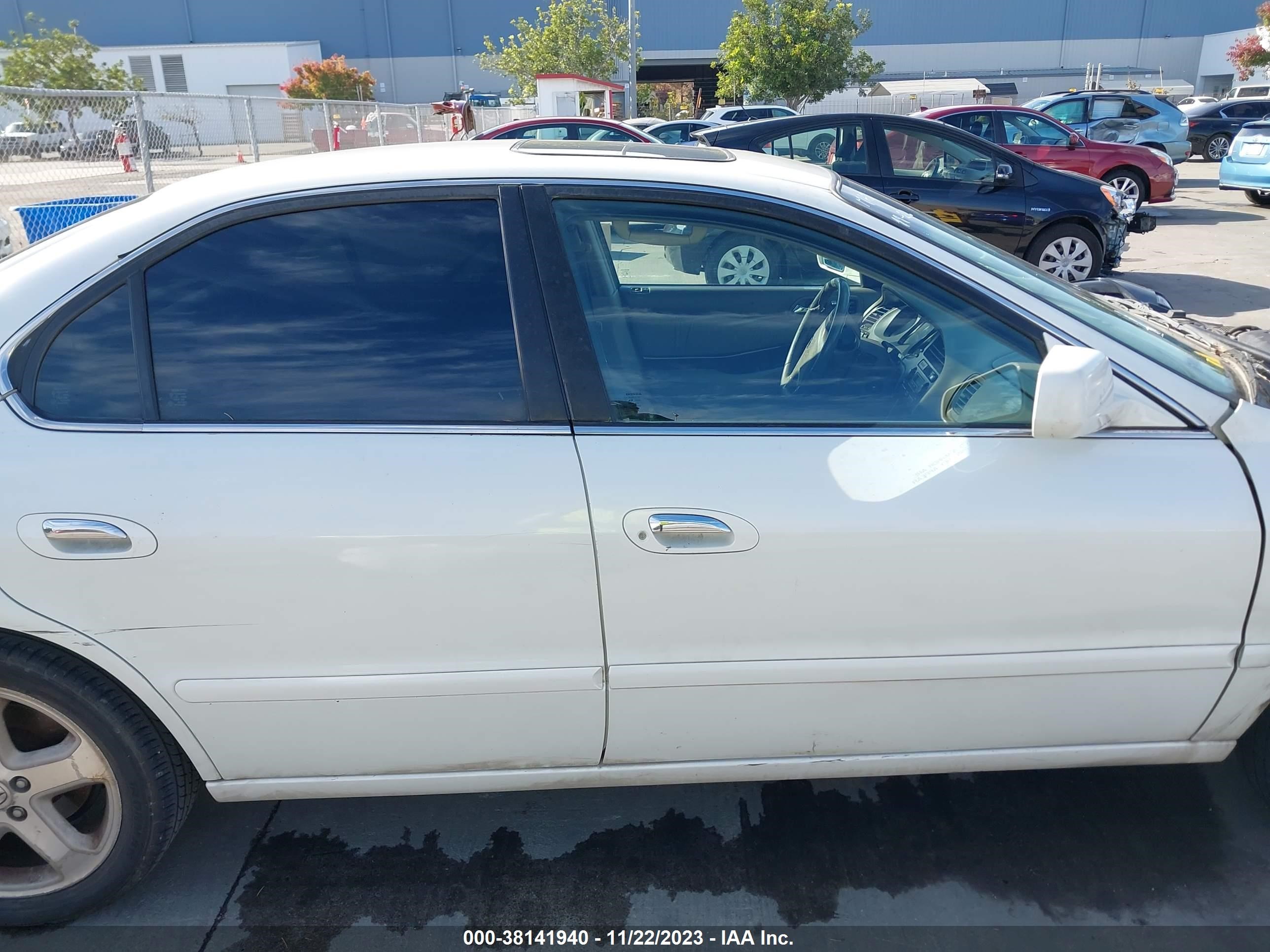 Photo 13 VIN: 19UUA56812A018482 - ACURA TL 