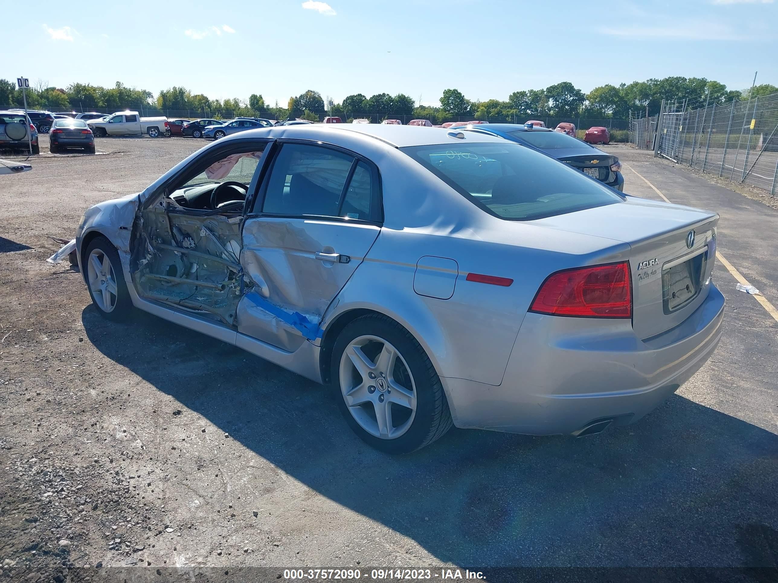 Photo 2 VIN: 19UUA66215A048930 - ACURA TL 