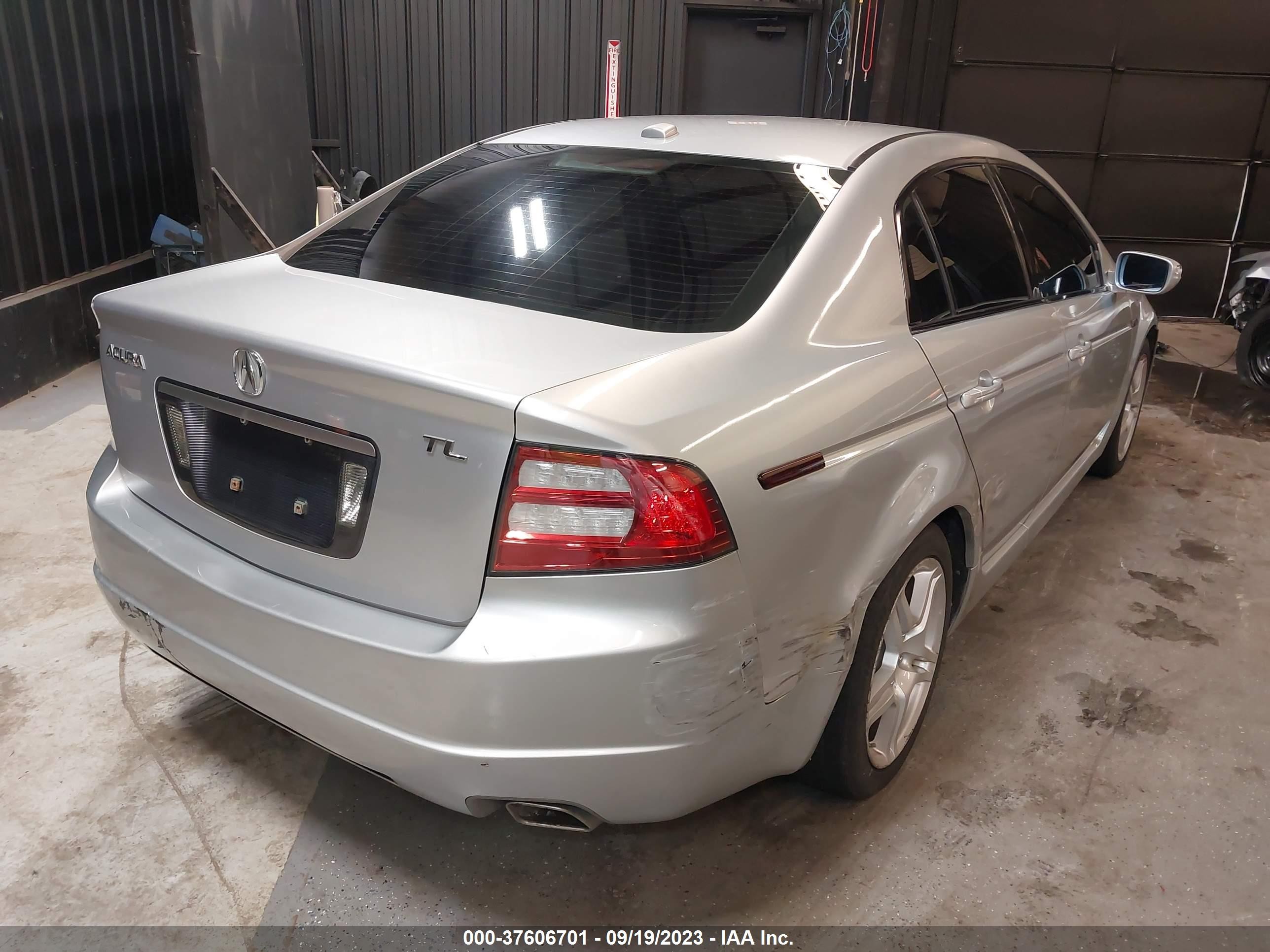 Photo 3 VIN: 19UUA66218A022977 - ACURA TL 