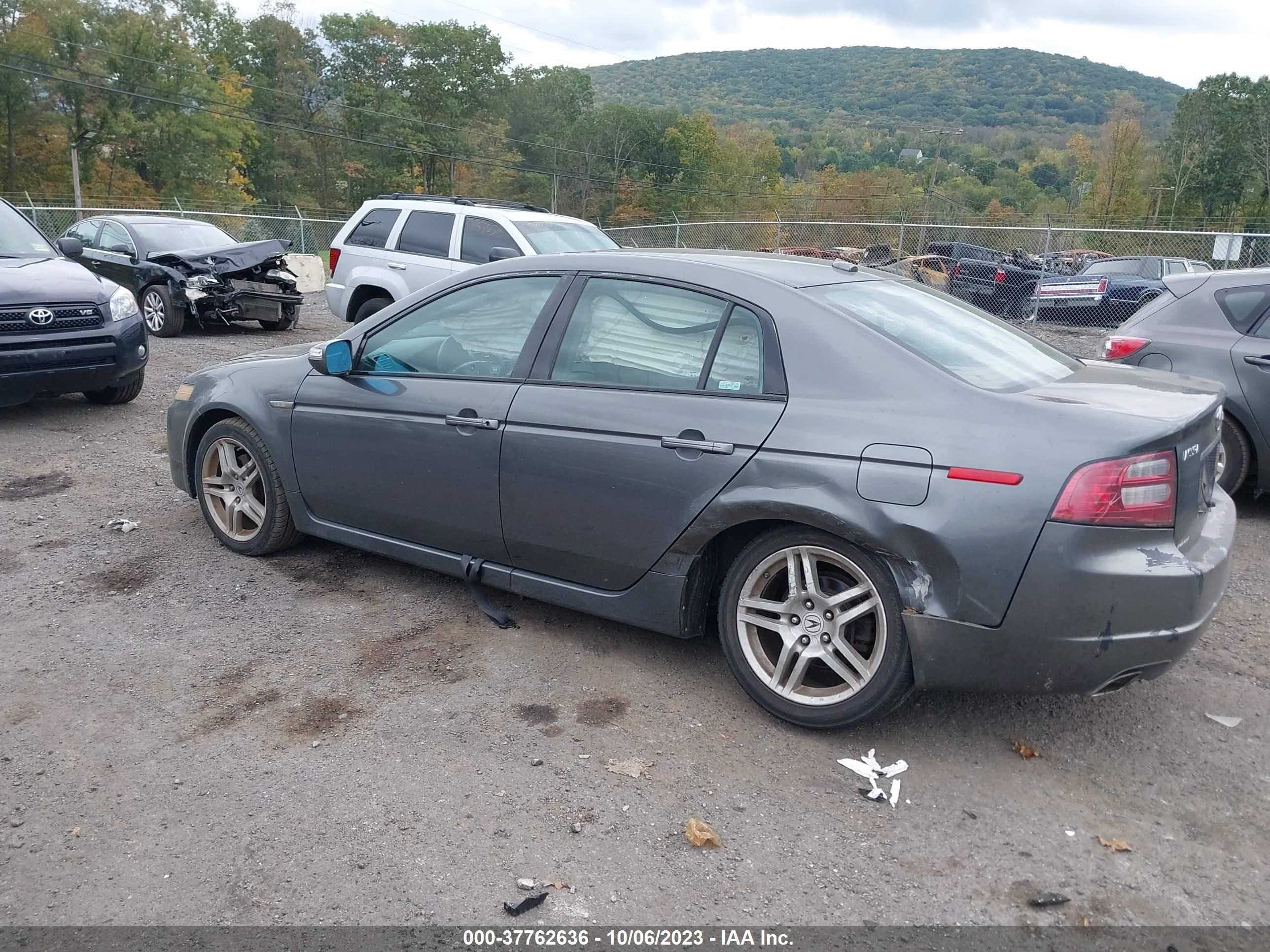 Photo 2 VIN: 19UUA66248A002612 - ACURA TL 