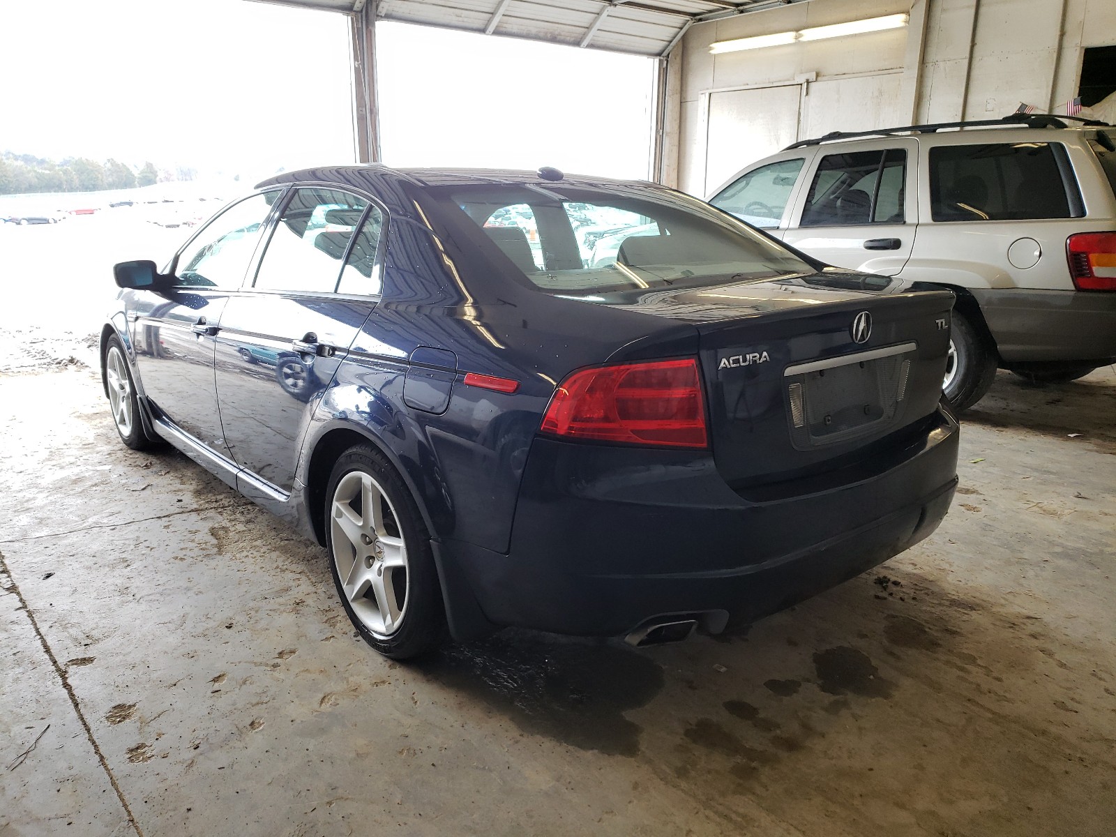 Photo 2 VIN: 19UUA66275A021943 - ACURA TL 