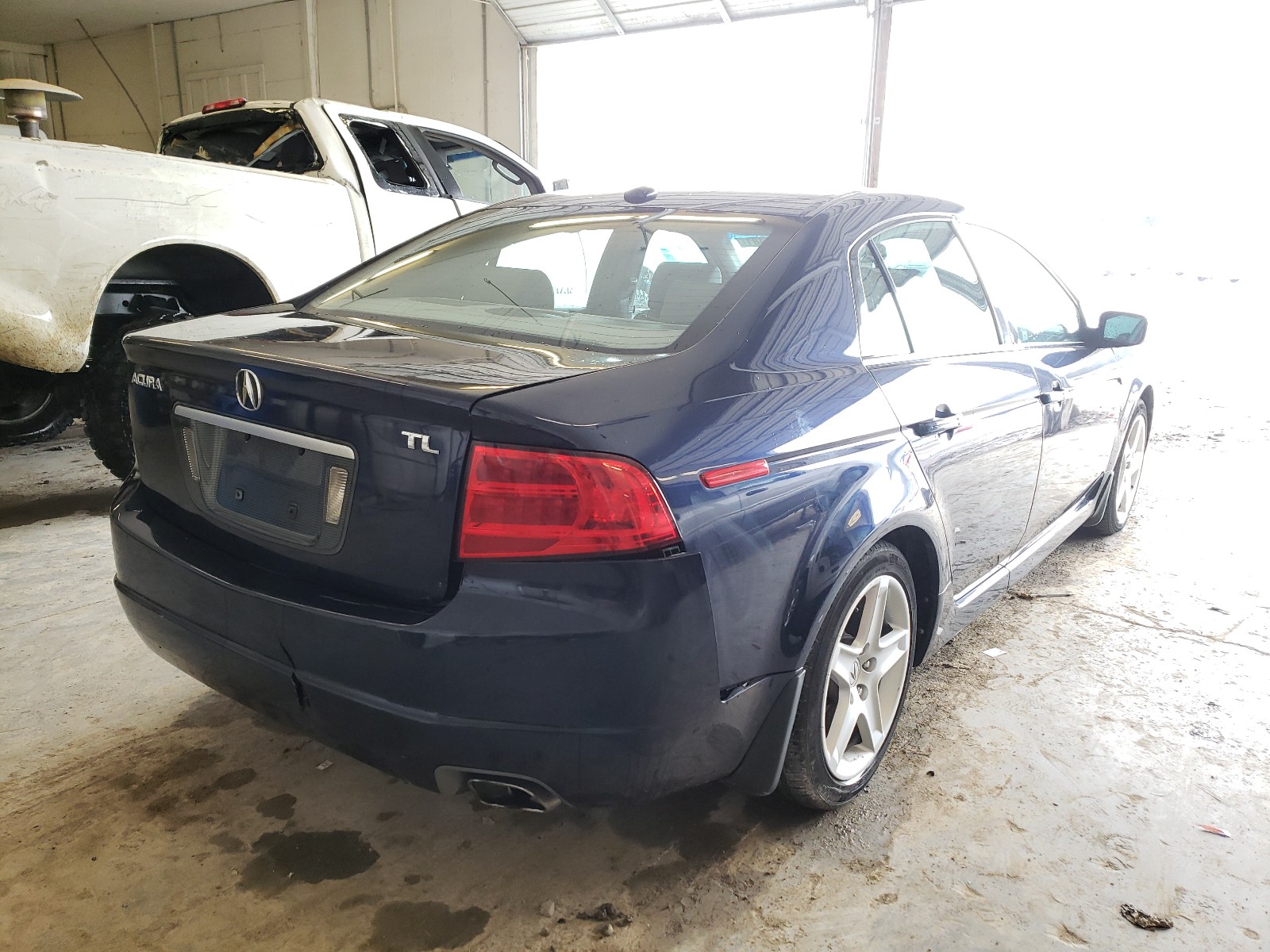 Photo 3 VIN: 19UUA66275A021943 - ACURA TL 