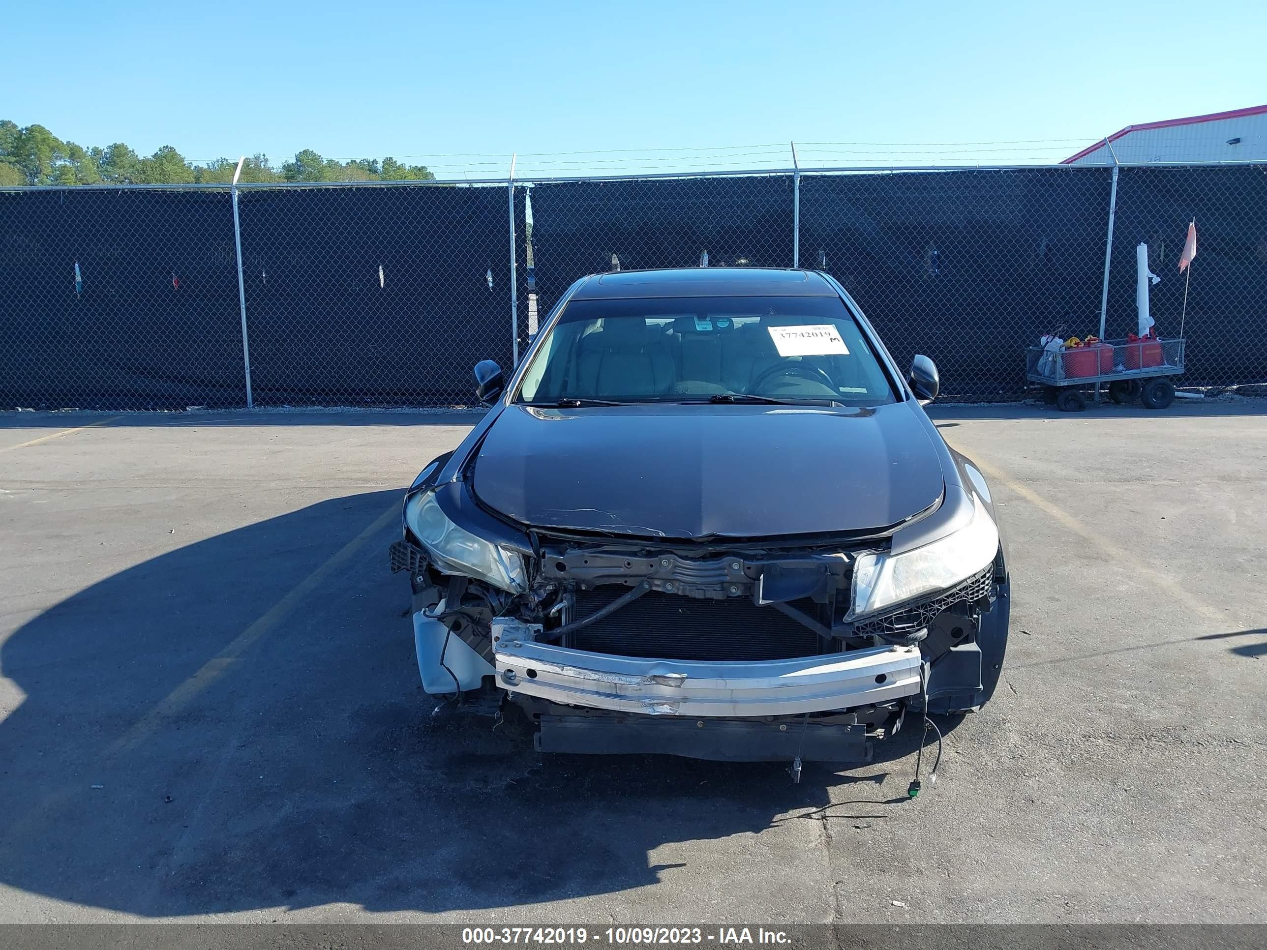 Photo 5 VIN: 19UUA8F21AA008840 - ACURA TL 