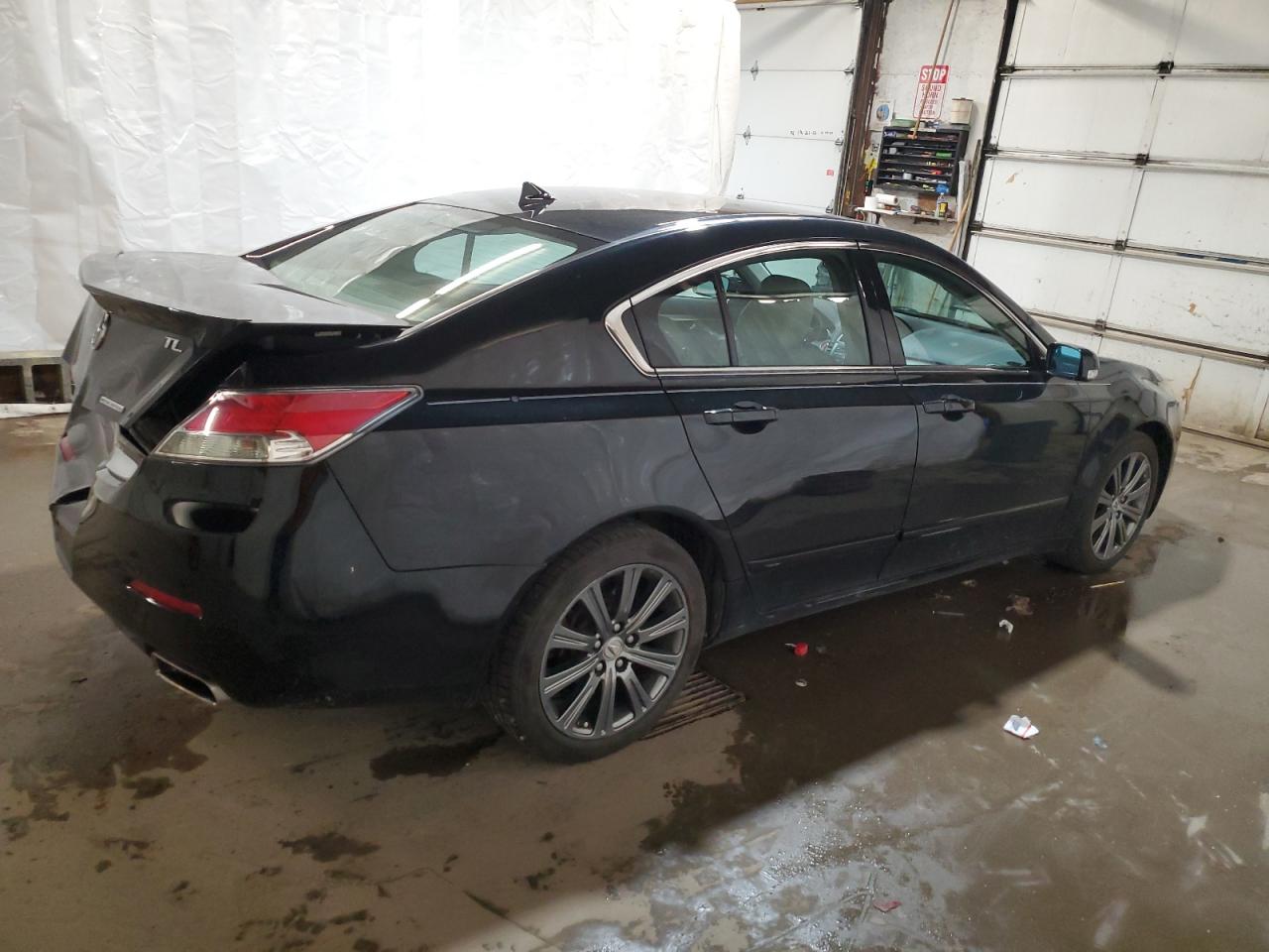 Photo 2 VIN: 19UUA8F31EA000395 - ACURA TL 