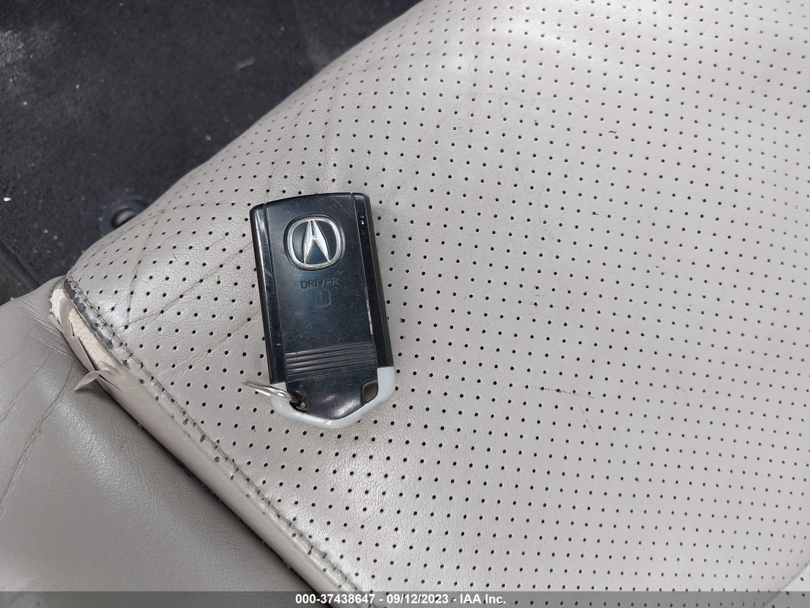 Photo 10 VIN: 19UUA8F51DA001708 - ACURA TL 