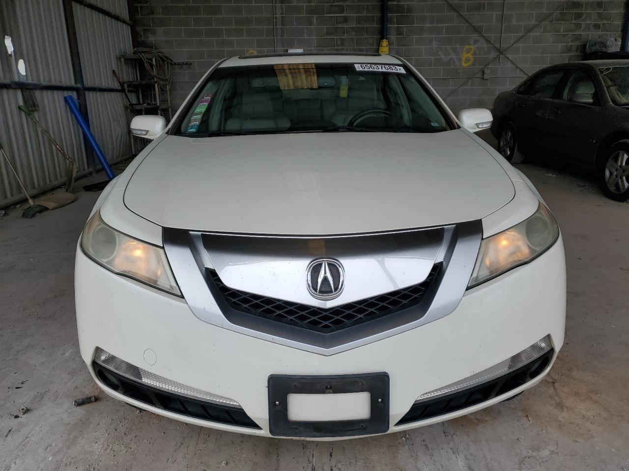 Photo 4 VIN: 19UUA8F58BA000455 - ACURA TL 