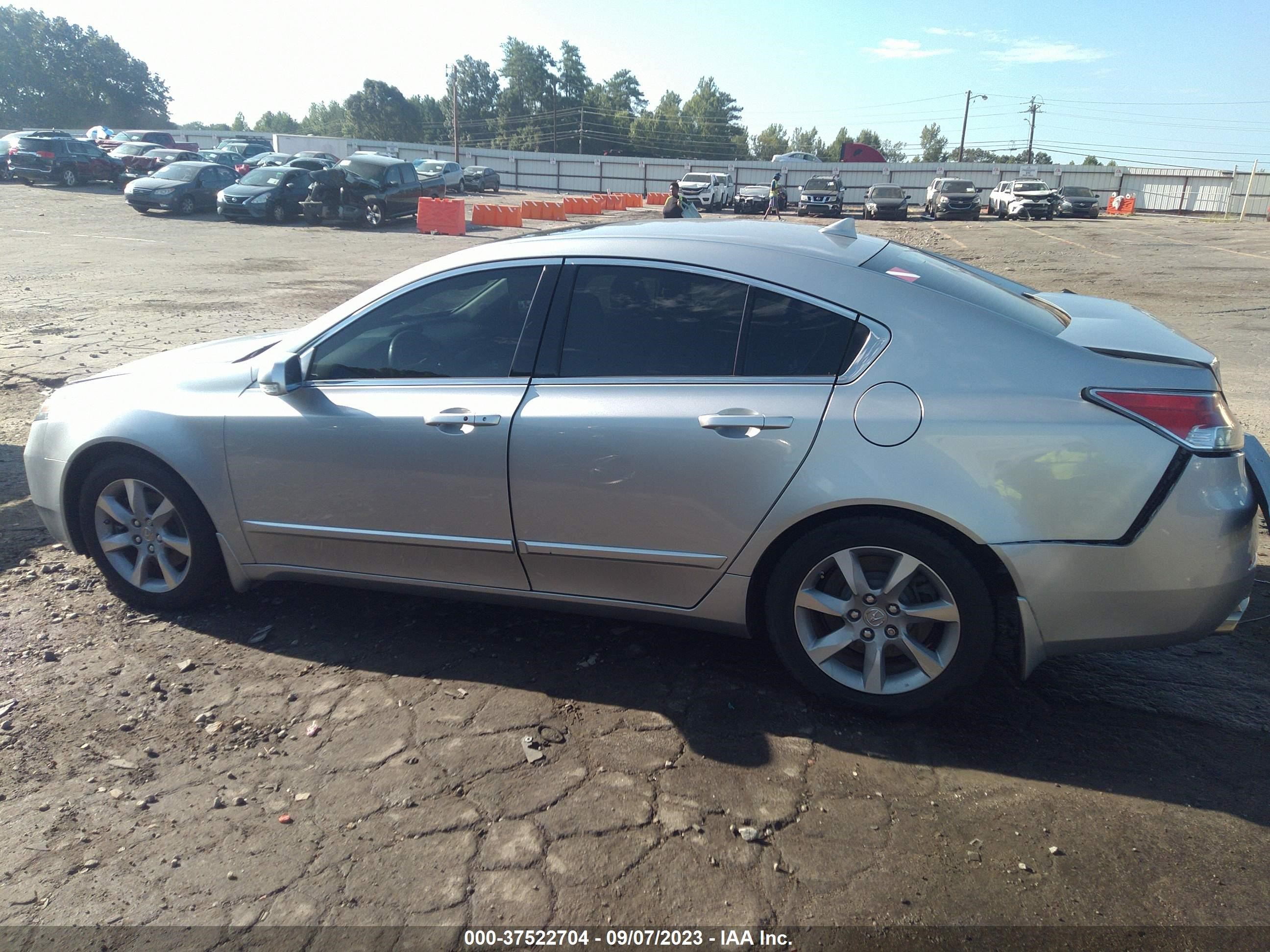 Photo 13 VIN: 19UUA8F58CA023882 - ACURA TL 