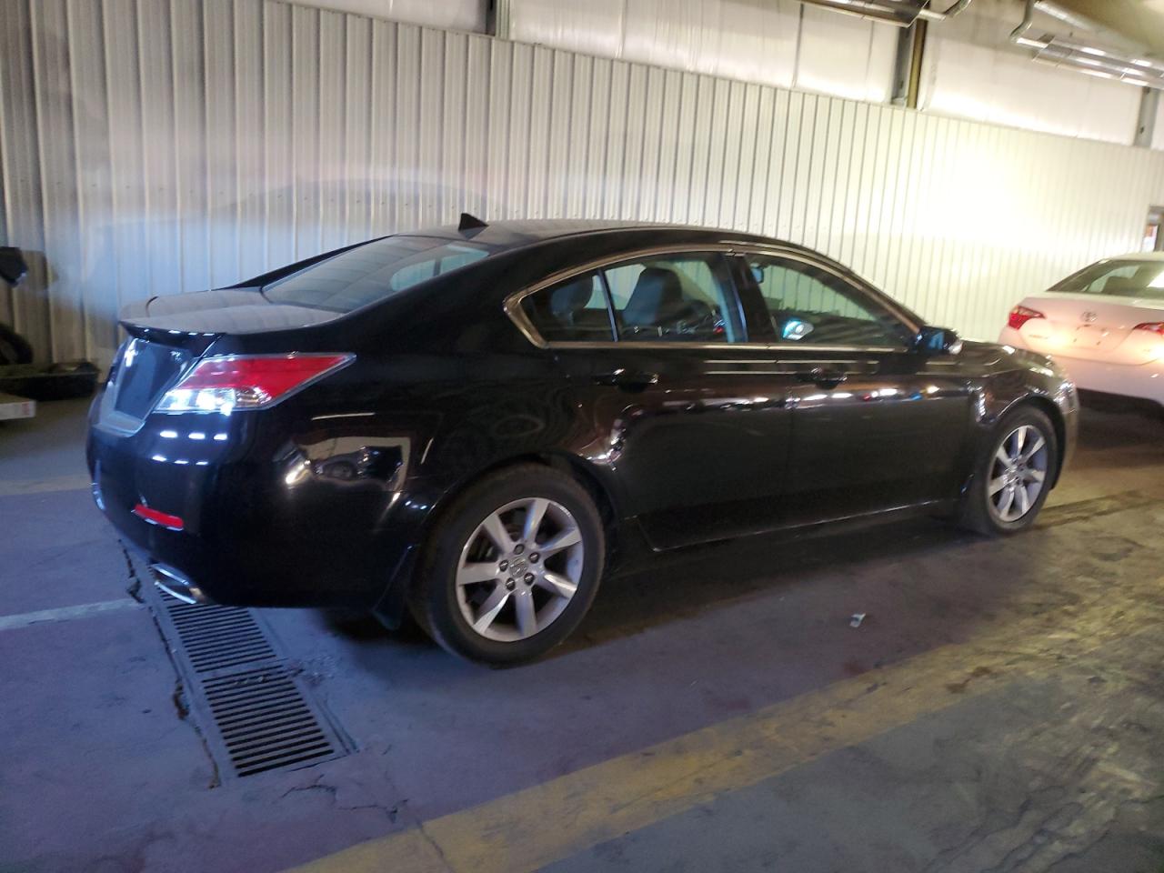 Photo 2 VIN: 19UUA8F59EA006107 - ACURA TL 