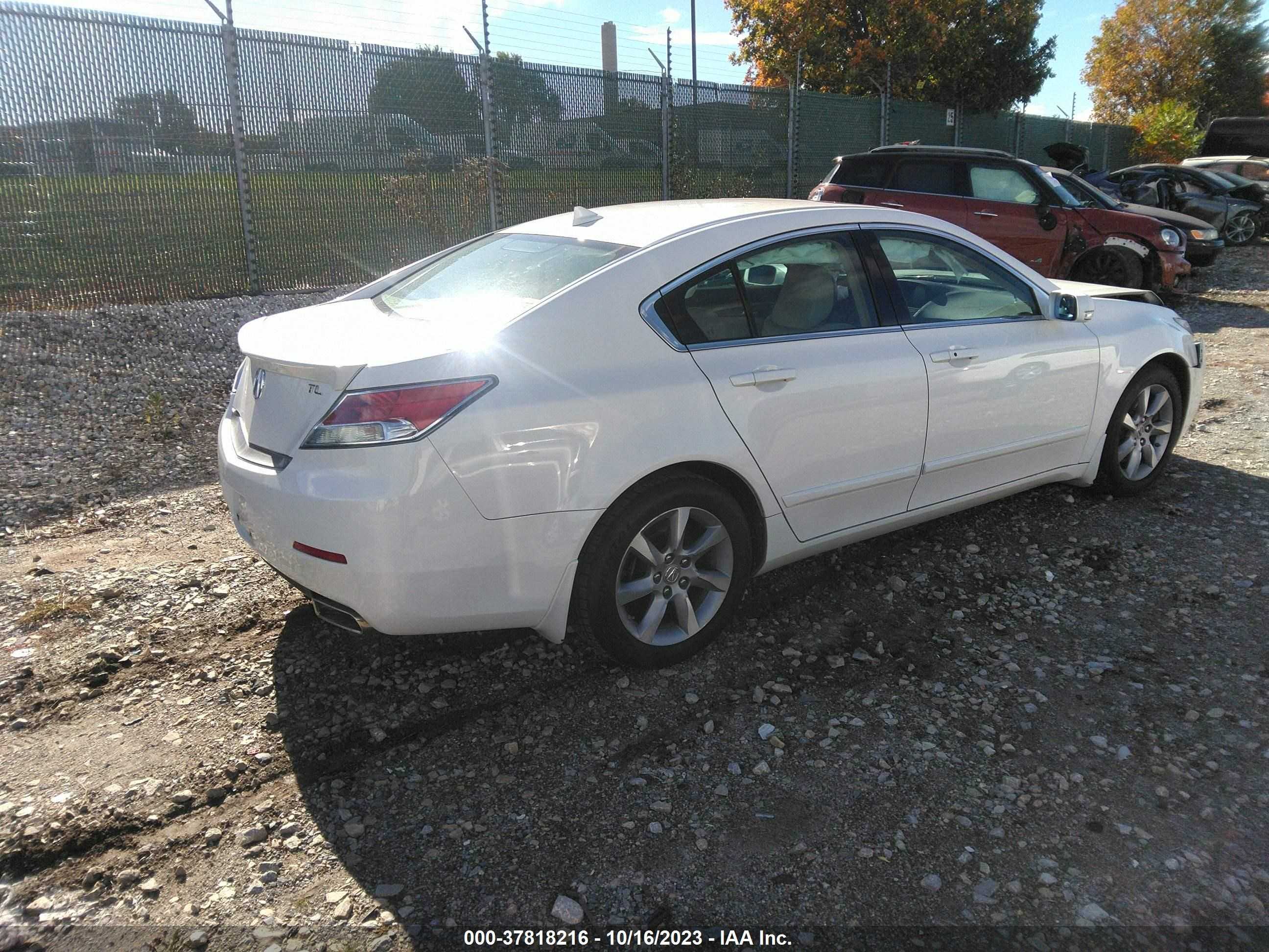 Photo 3 VIN: 19UUA8F5XCA020661 - ACURA TL 