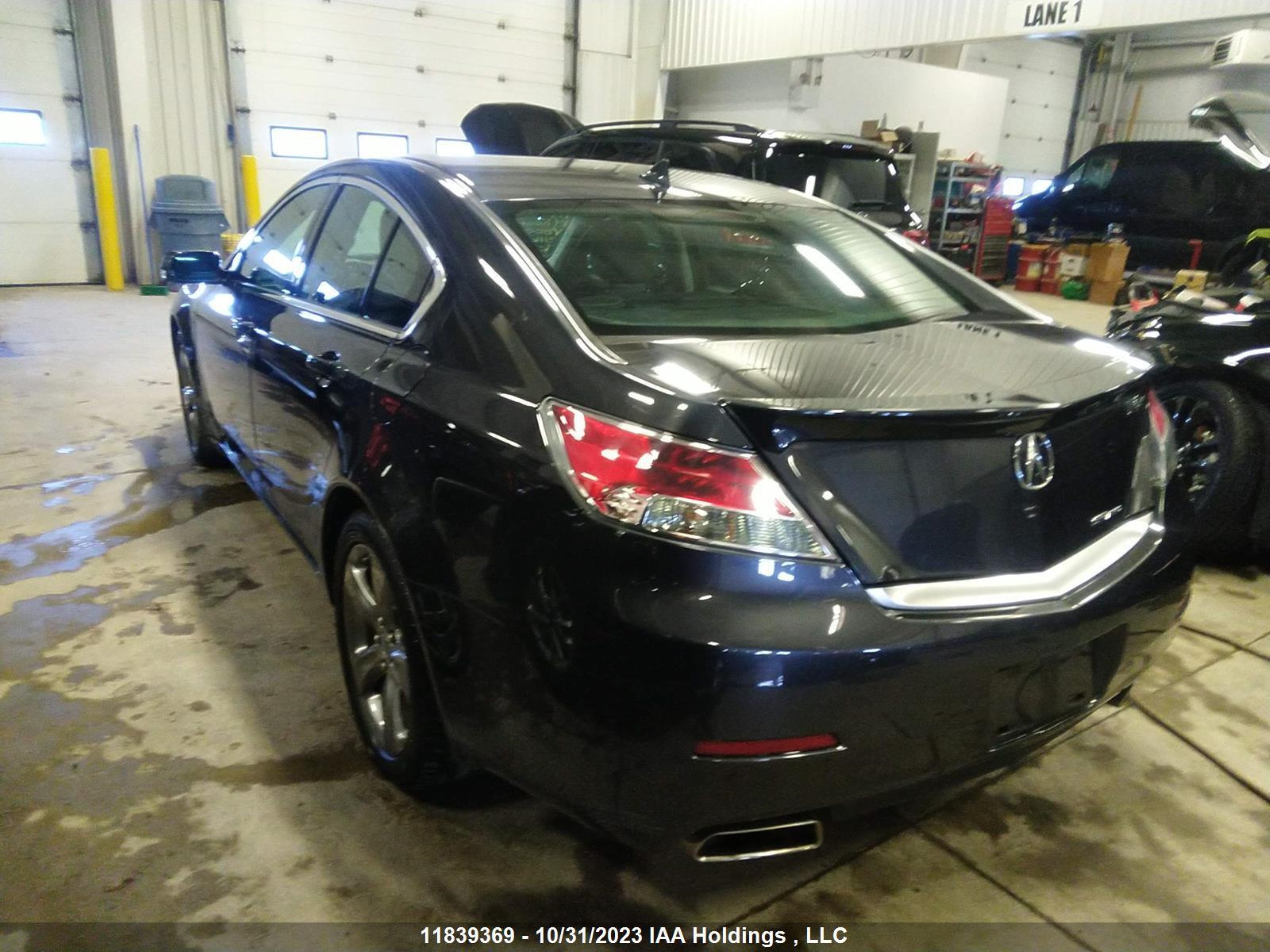 Photo 2 VIN: 19UUA9F54EA800695 - ACURA TL 