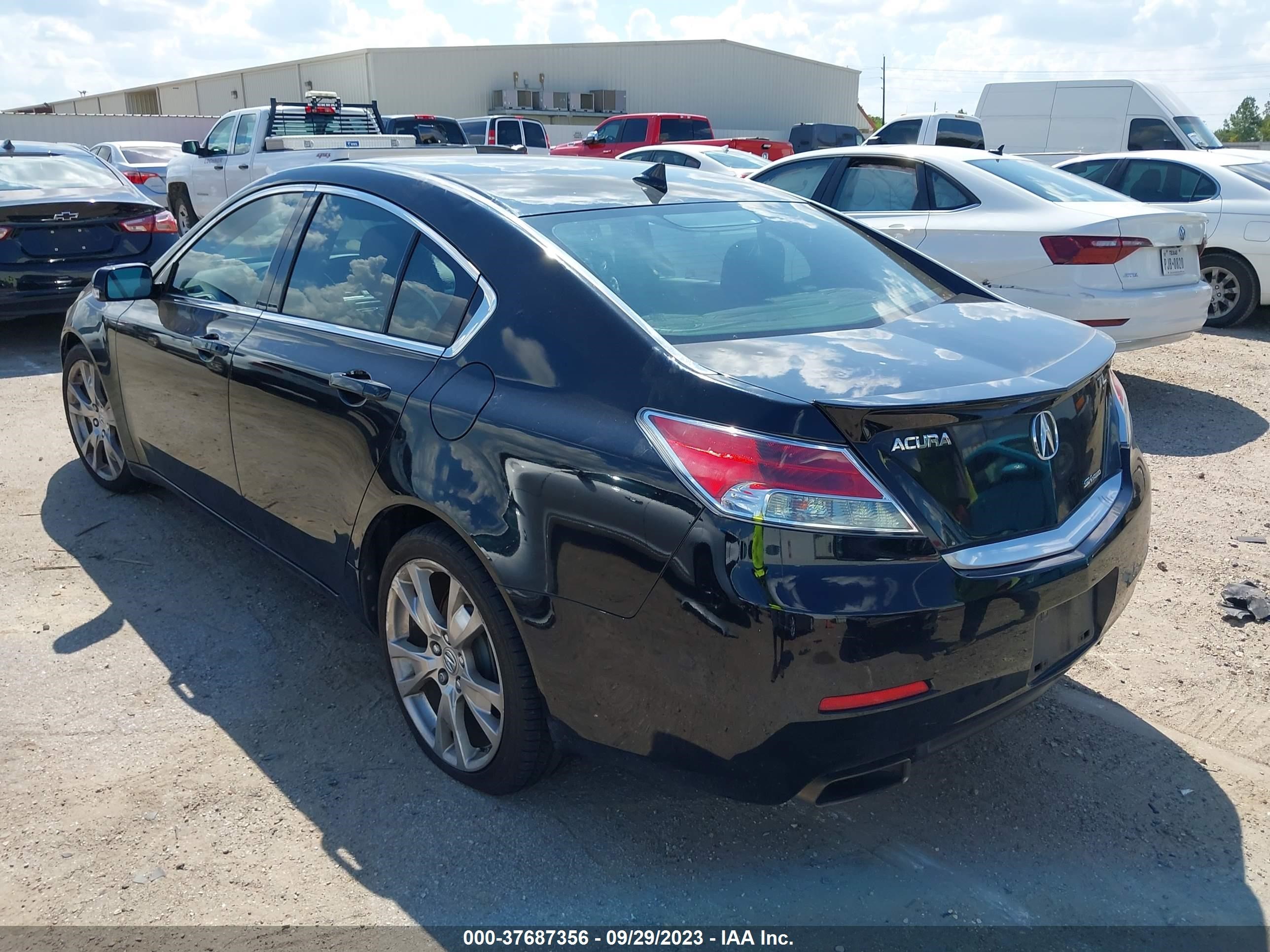 Photo 2 VIN: 19UUA9F73CA008066 - ACURA TL 