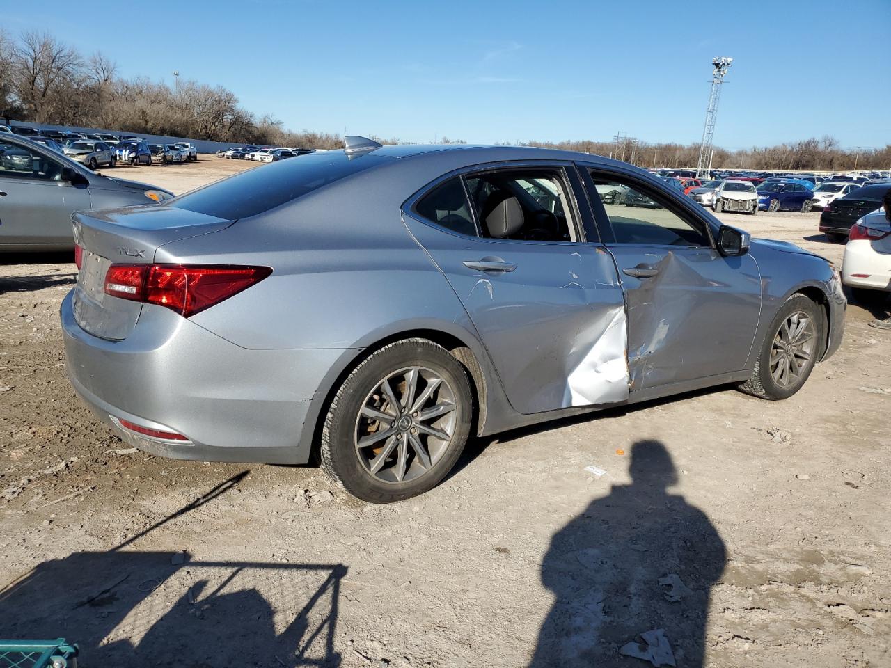 Photo 2 VIN: 19UUB1F31JA001349 - ACURA TLX 