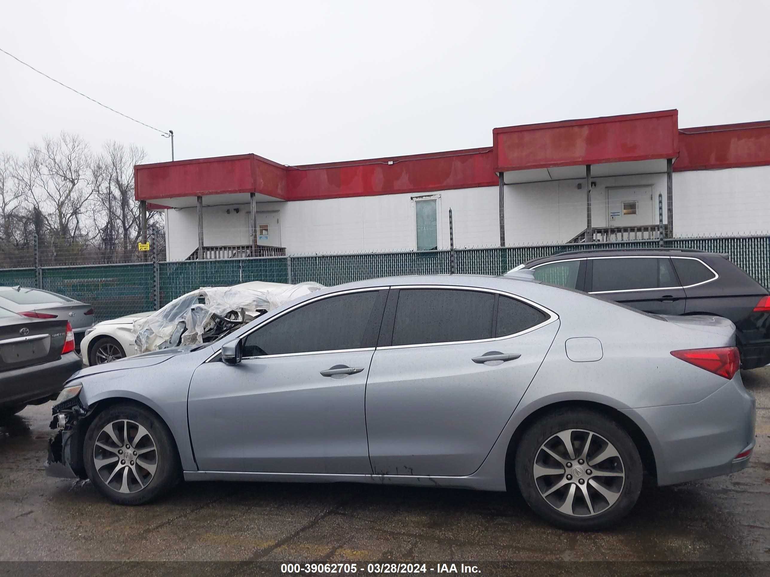 Photo 13 VIN: 19UUB1F32GA007086 - ACURA TLX 