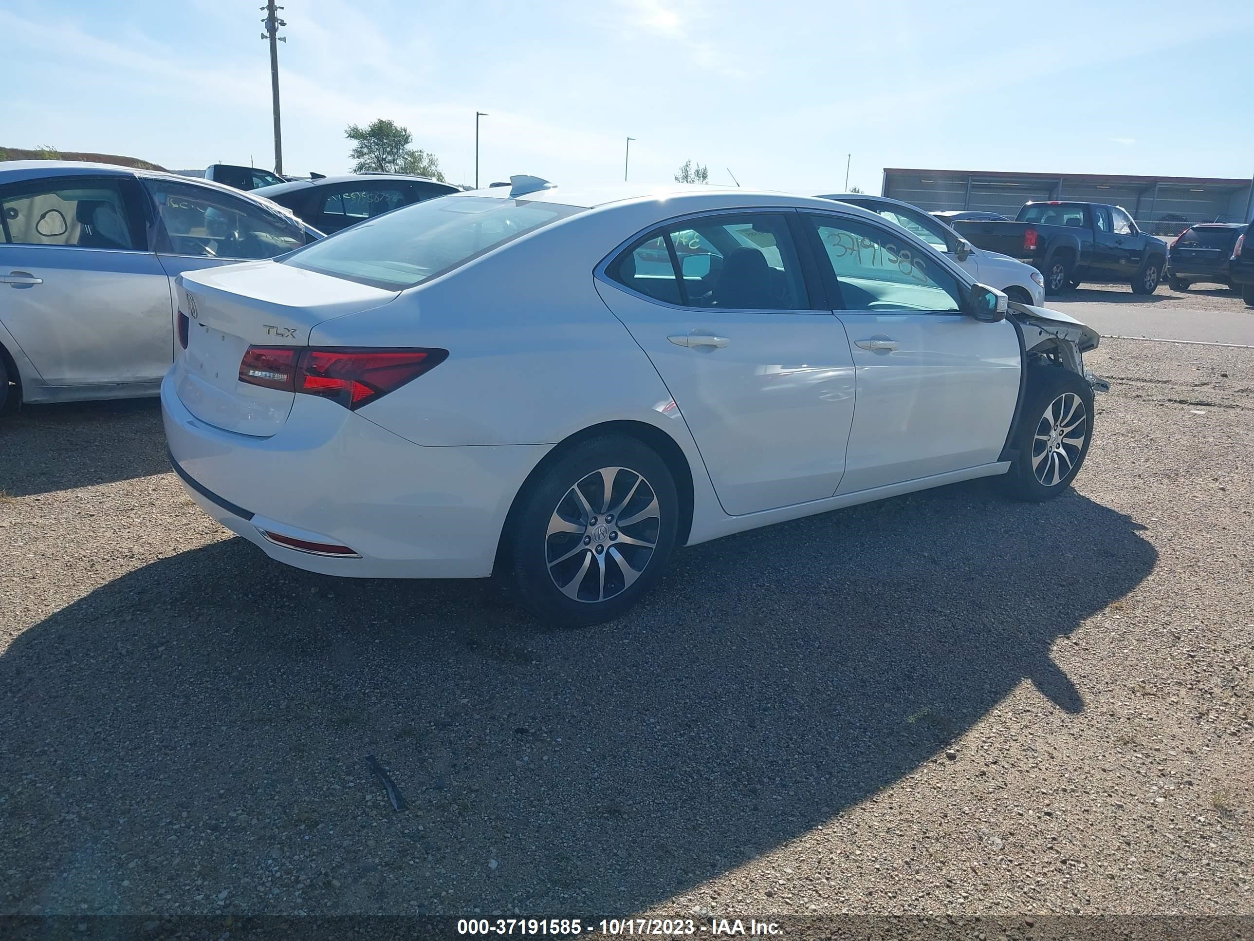 Photo 3 VIN: 19UUB1F32HA004027 - ACURA TLX 