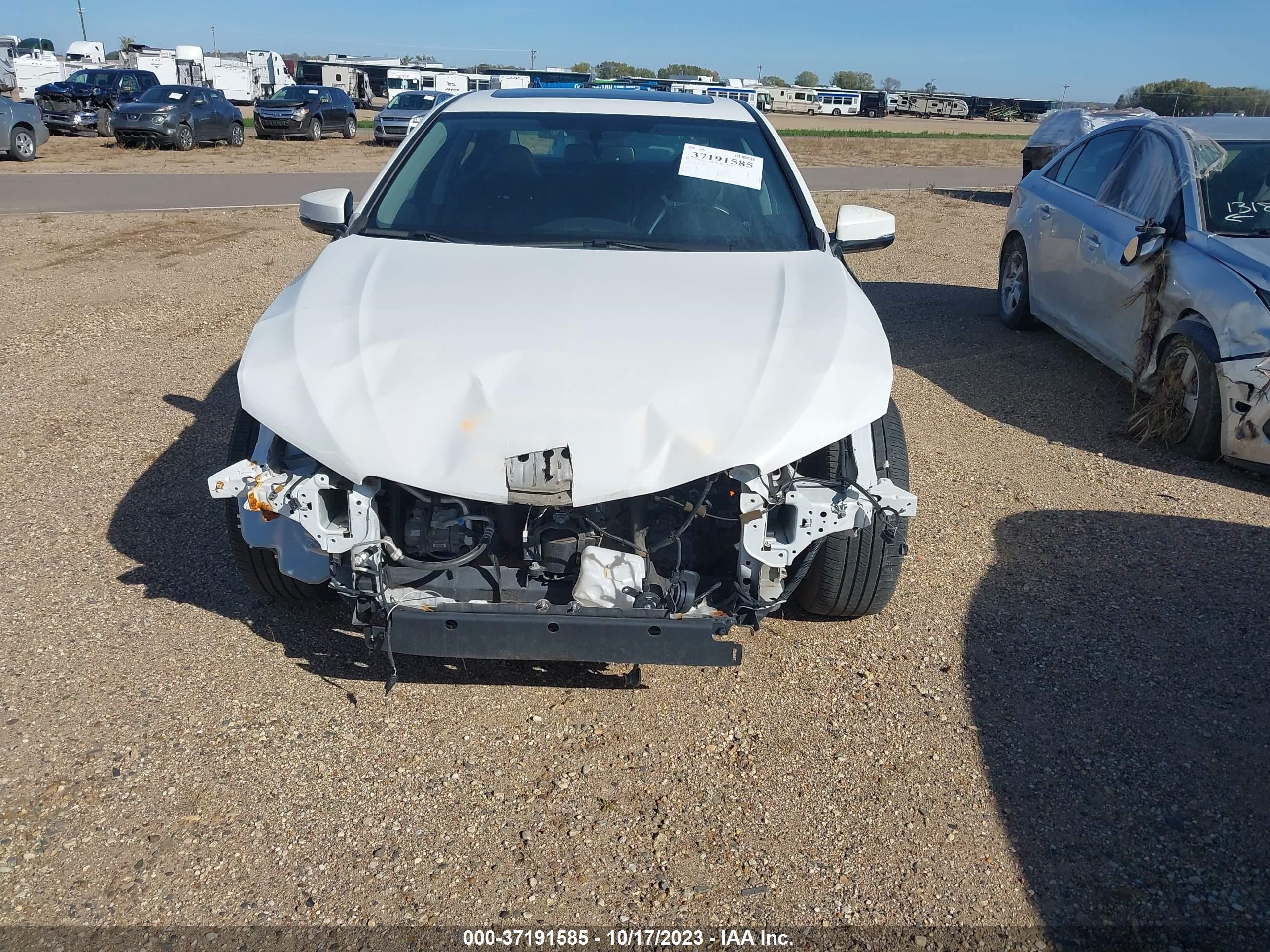 Photo 5 VIN: 19UUB1F32HA004027 - ACURA TLX 