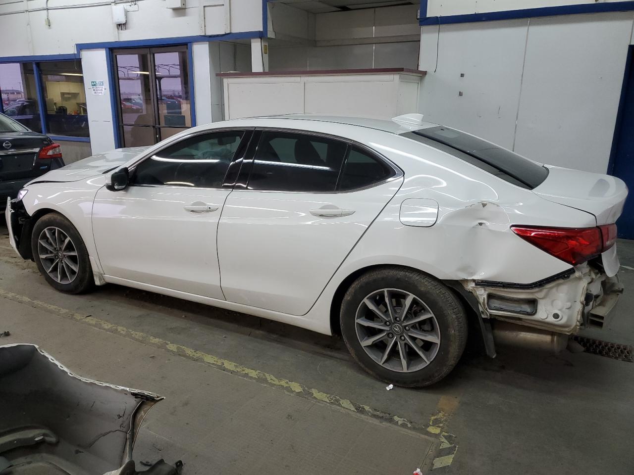 Photo 1 VIN: 19UUB1F32JA007824 - ACURA TLX 