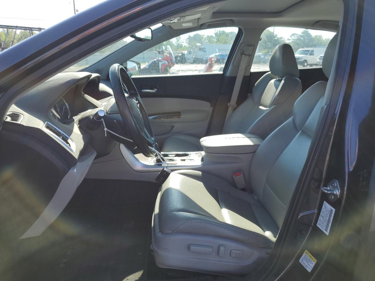 Photo 6 VIN: 19UUB1F33FA029578 - ACURA TLX 