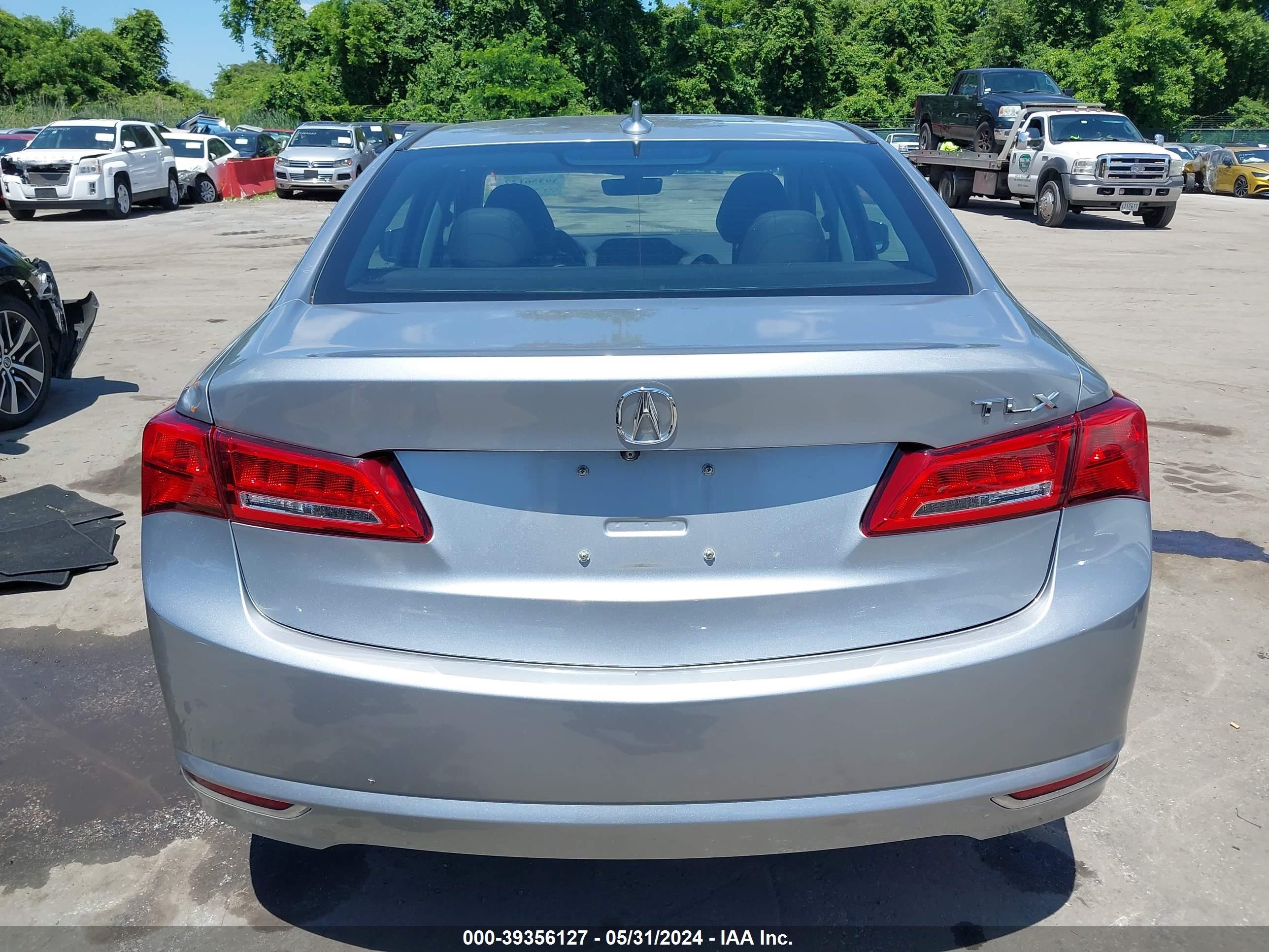 Photo 16 VIN: 19UUB1F35JA008739 - ACURA TLX 