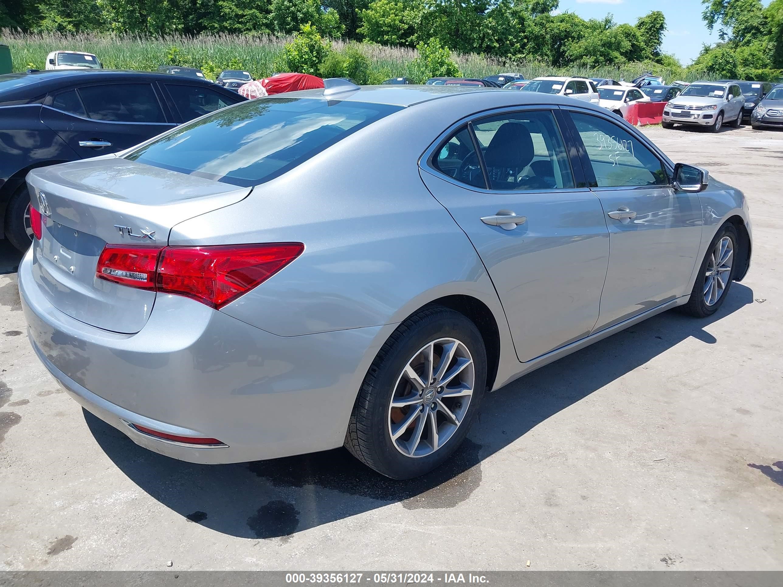 Photo 3 VIN: 19UUB1F35JA008739 - ACURA TLX 