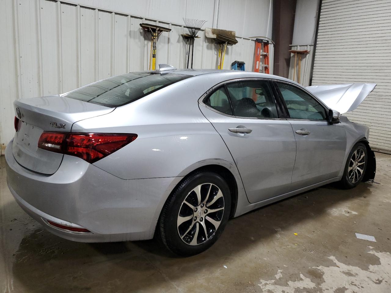 Photo 2 VIN: 19UUB1F36HA006105 - ACURA TLX 