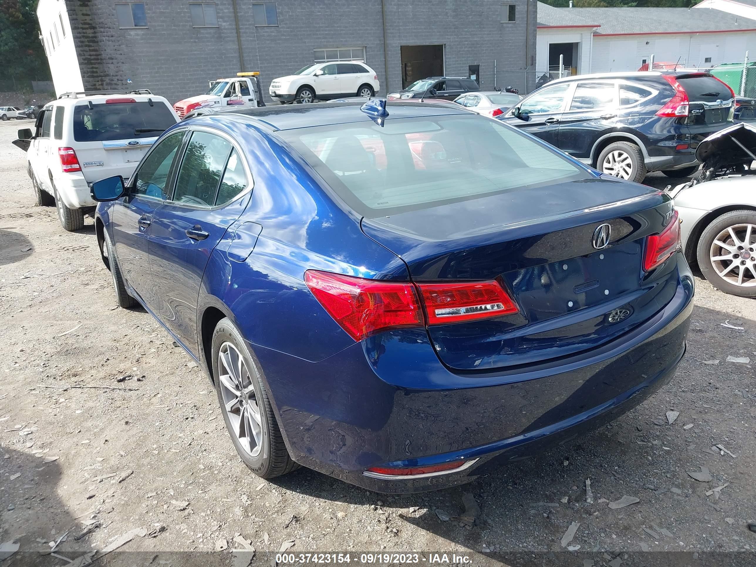 Photo 2 VIN: 19UUB1F36LA015878 - ACURA TLX 