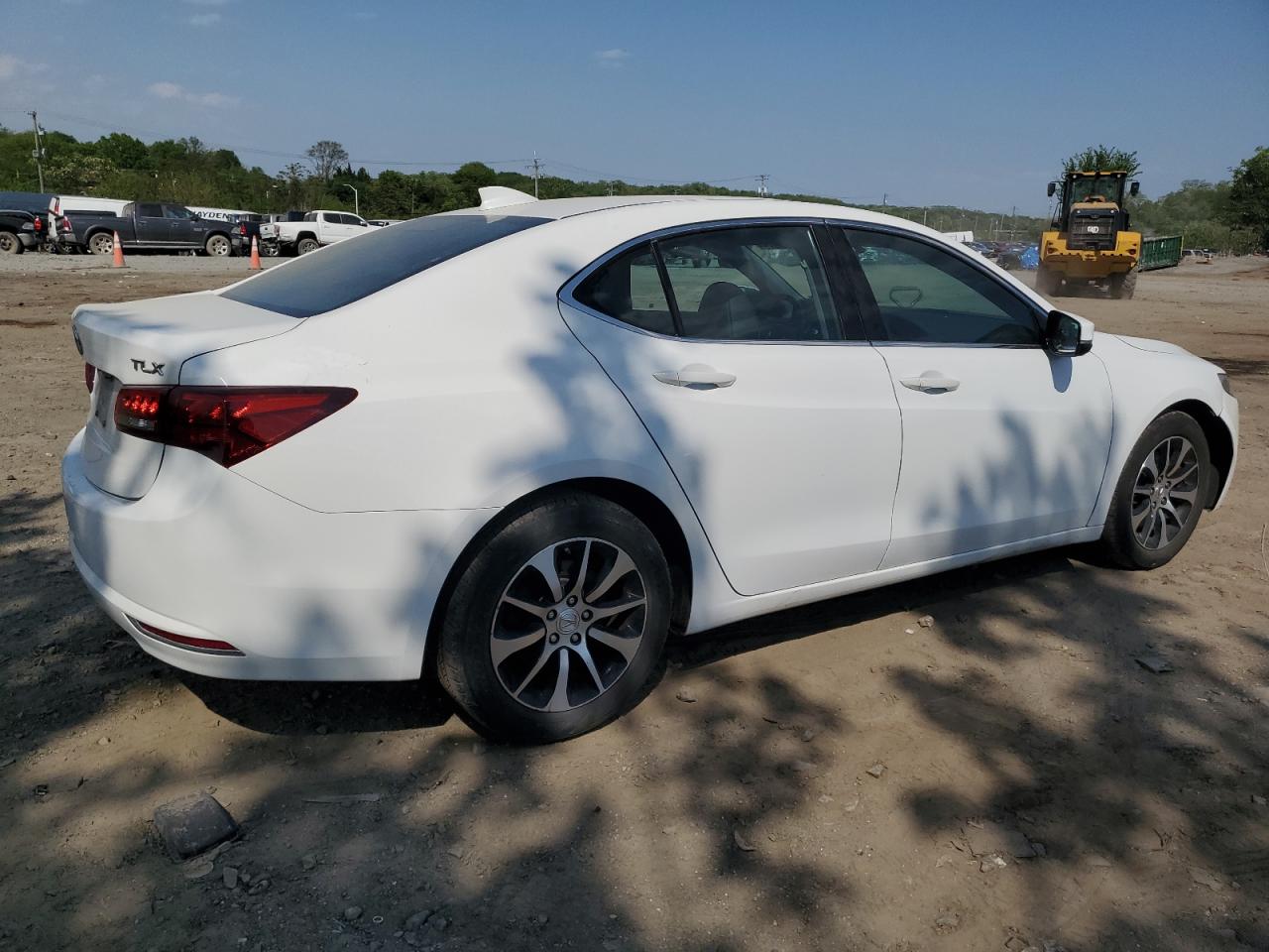 Photo 2 VIN: 19UUB1F38FA029415 - ACURA TLX 