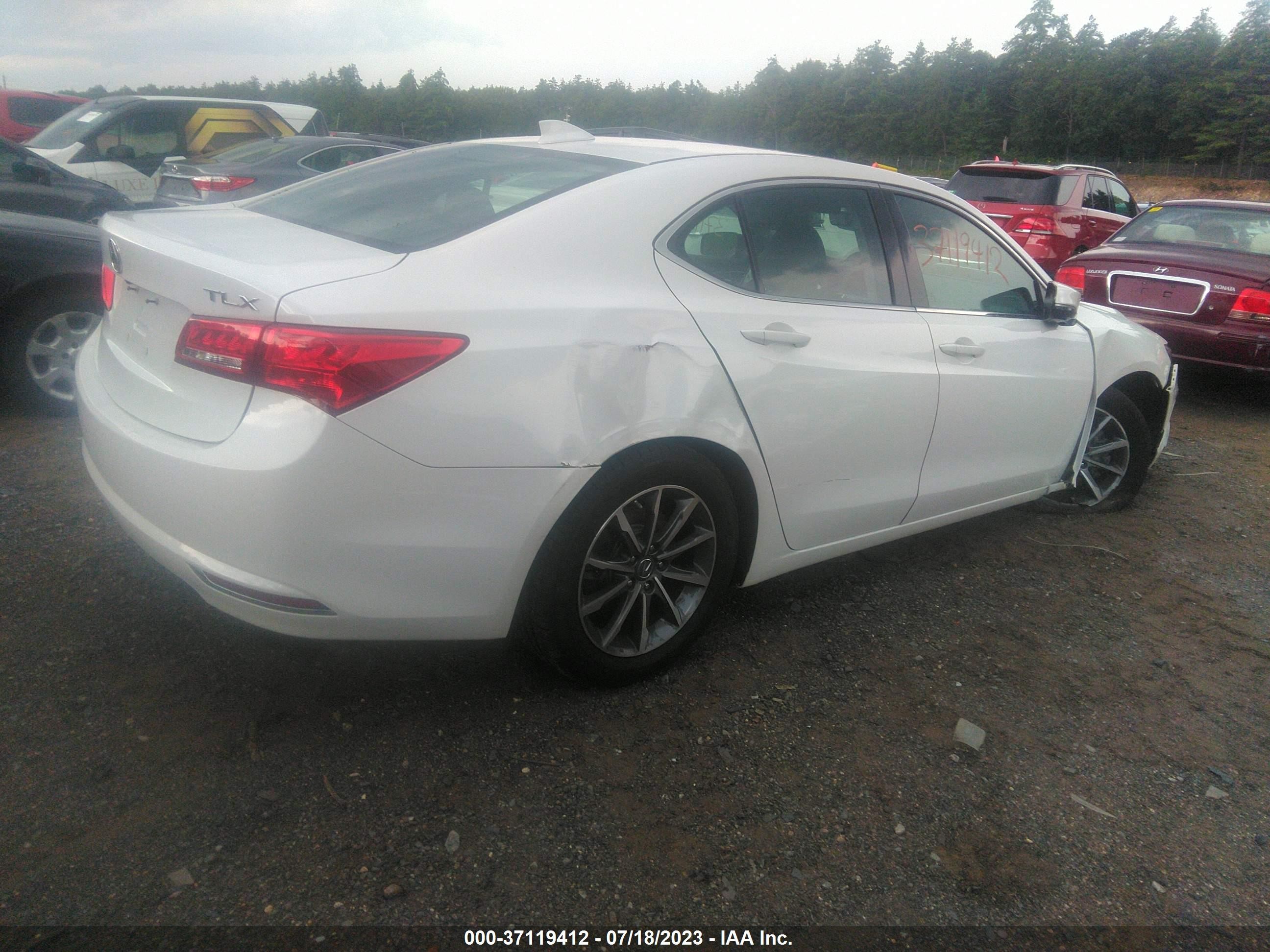 Photo 3 VIN: 19UUB1F39LA002445 - ACURA TLX 