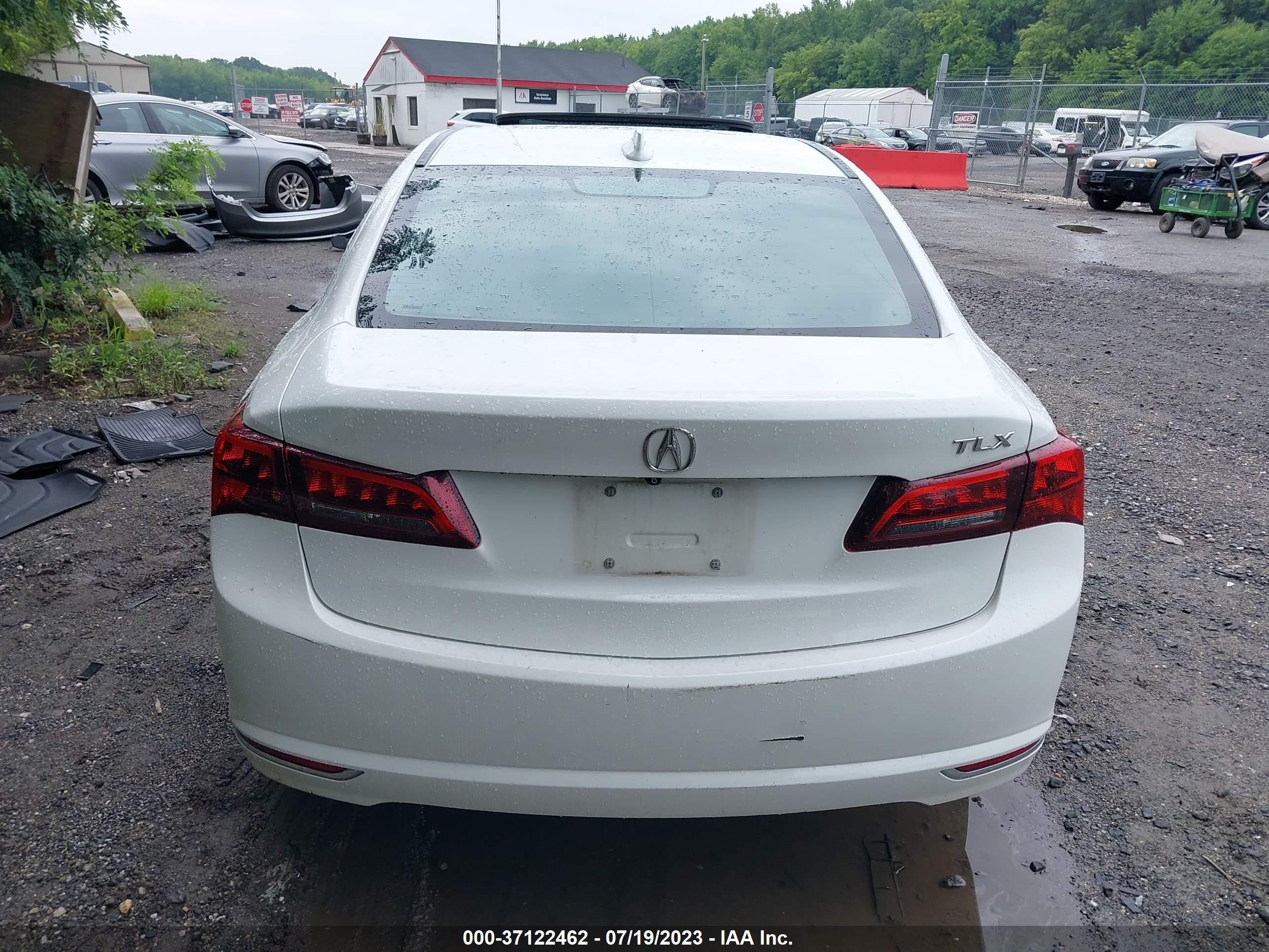 Photo 14 VIN: 19UUB1F3XFA028525 - ACURA TLX 