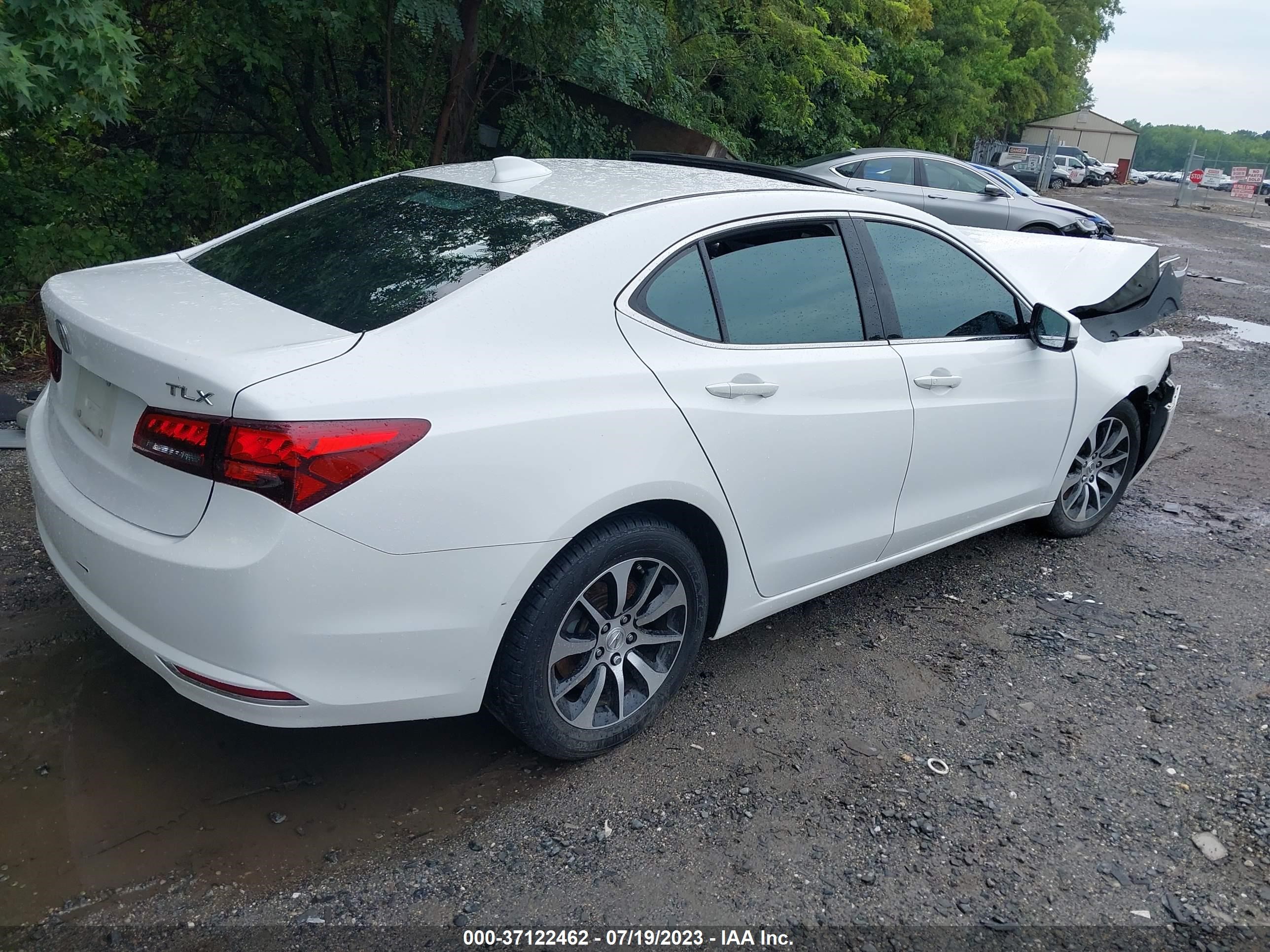 Photo 3 VIN: 19UUB1F3XFA028525 - ACURA TLX 