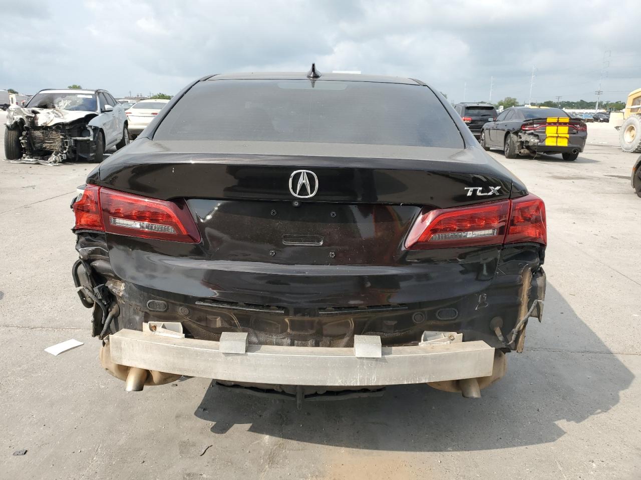 Photo 5 VIN: 19UUB1F53FA006397 - ACURA TLX 