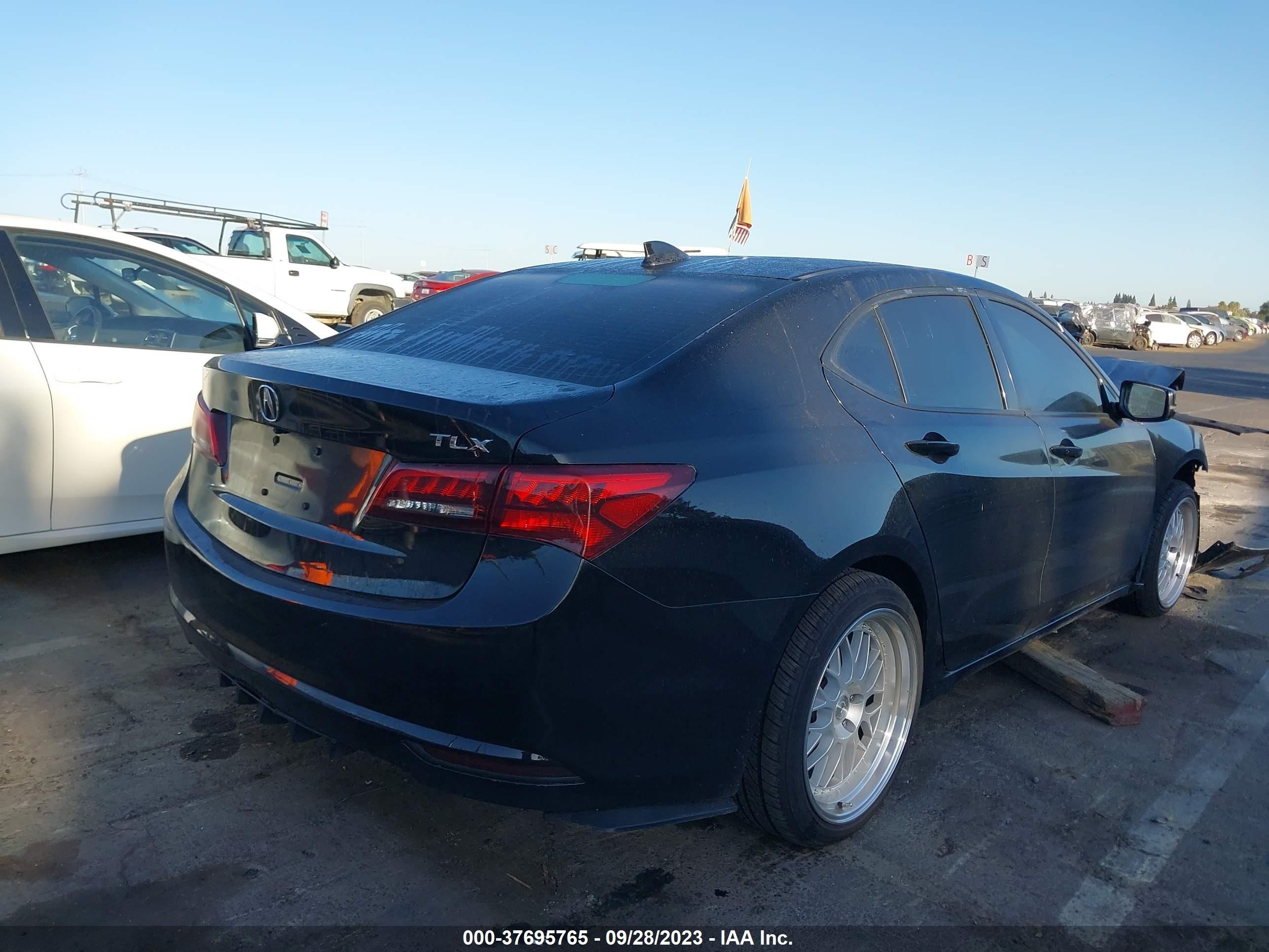 Photo 3 VIN: 19UUB1F54FA017571 - ACURA TLX 