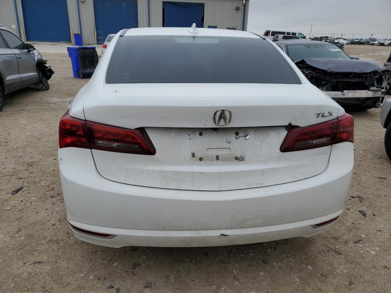 Photo 5 VIN: 19UUB1F57FA015670 - ACURA TLX 