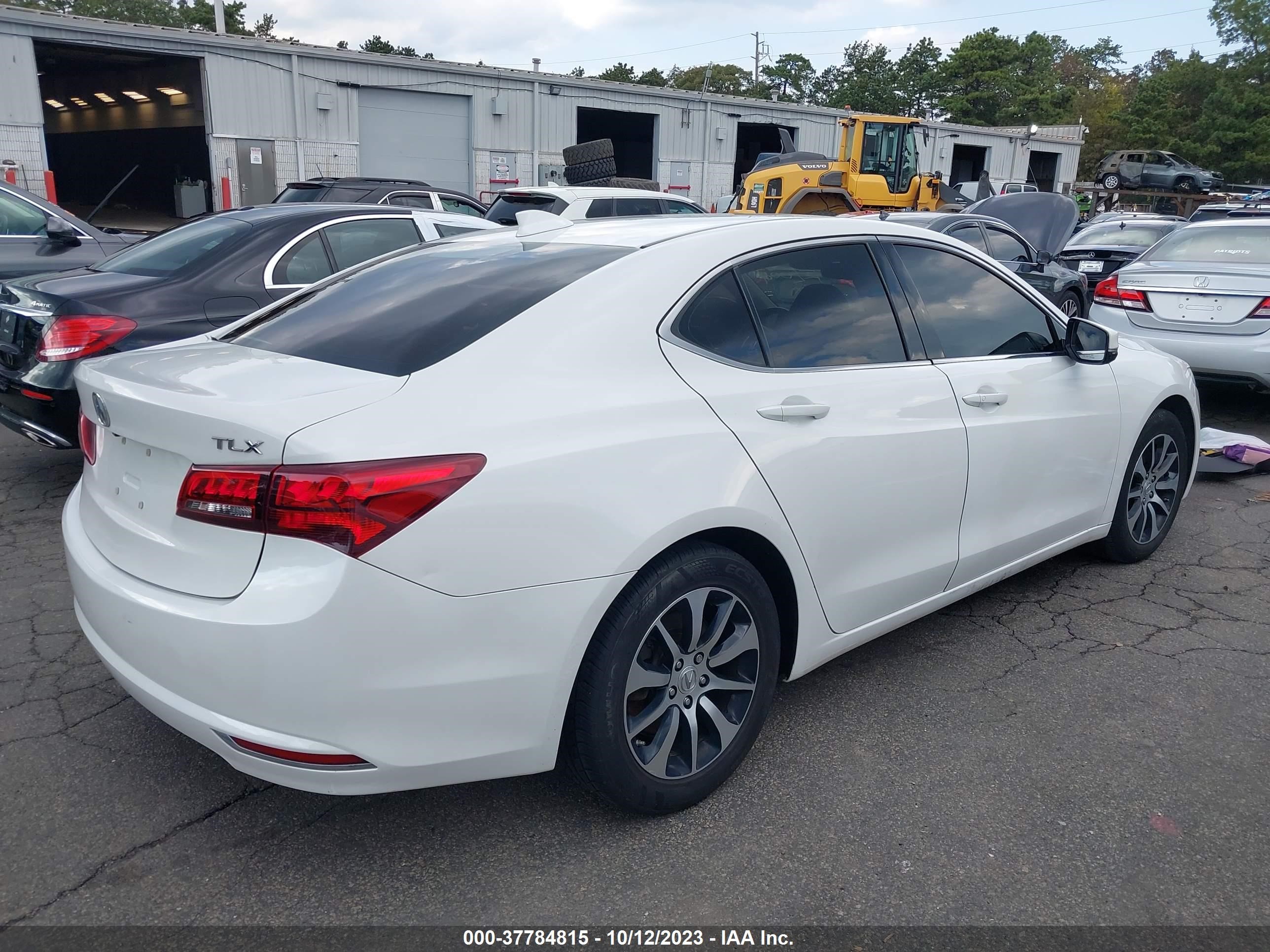 Photo 3 VIN: 19UUB1F58HA005877 - ACURA TLX 