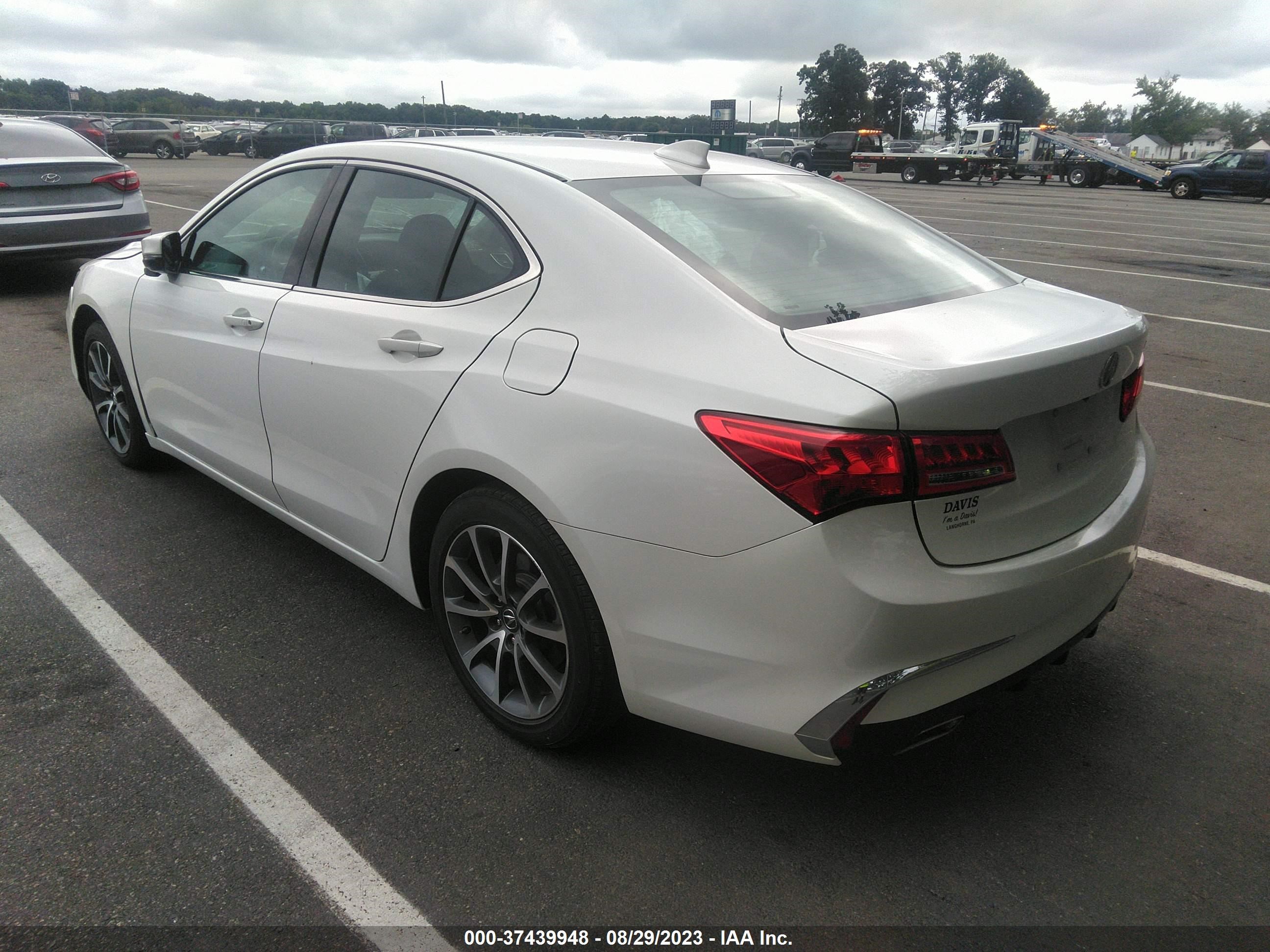 Photo 2 VIN: 19UUB2F32KA001478 - ACURA TLX 