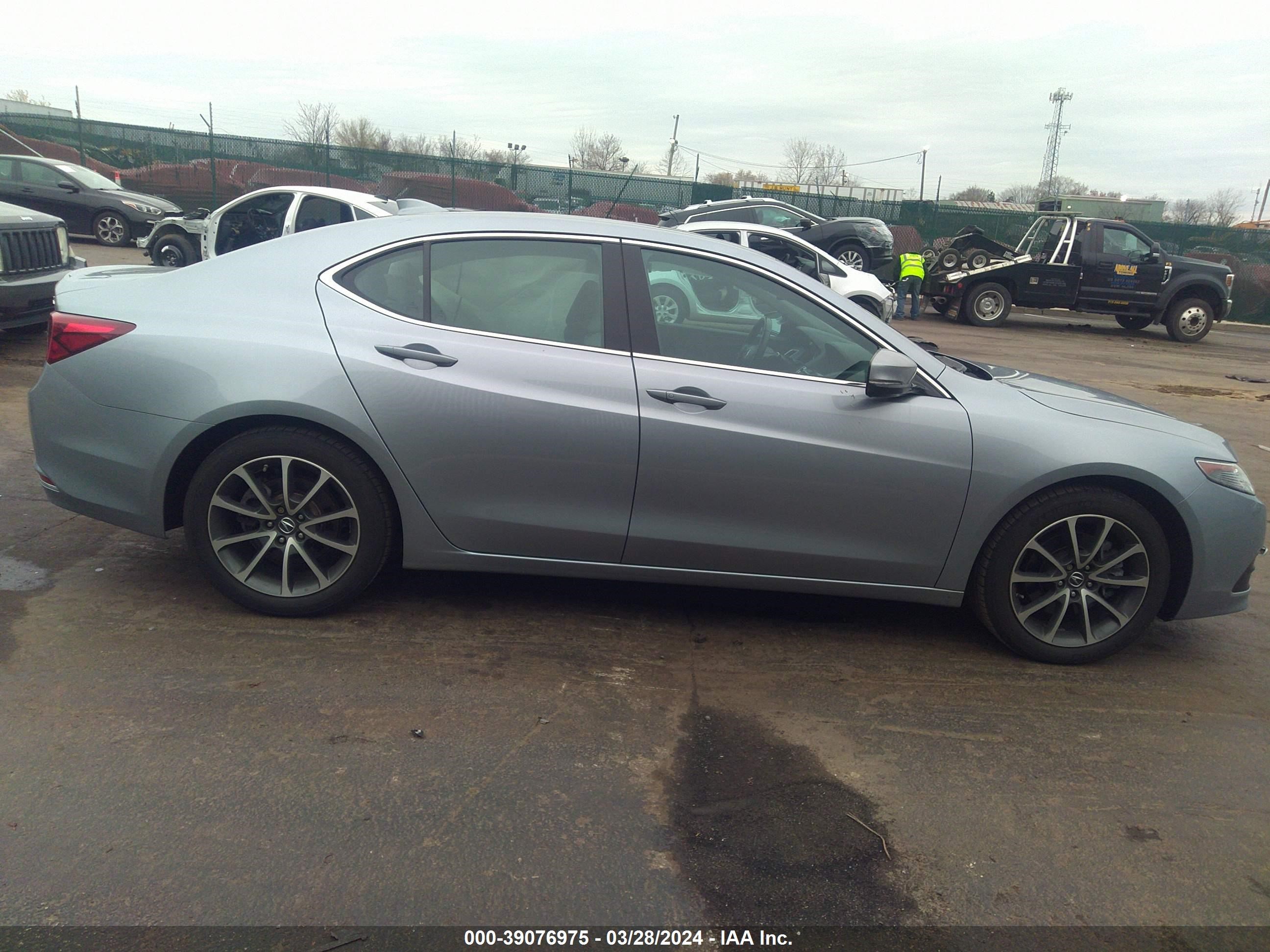 Photo 12 VIN: 19UUB2F33GA008611 - ACURA TLX 