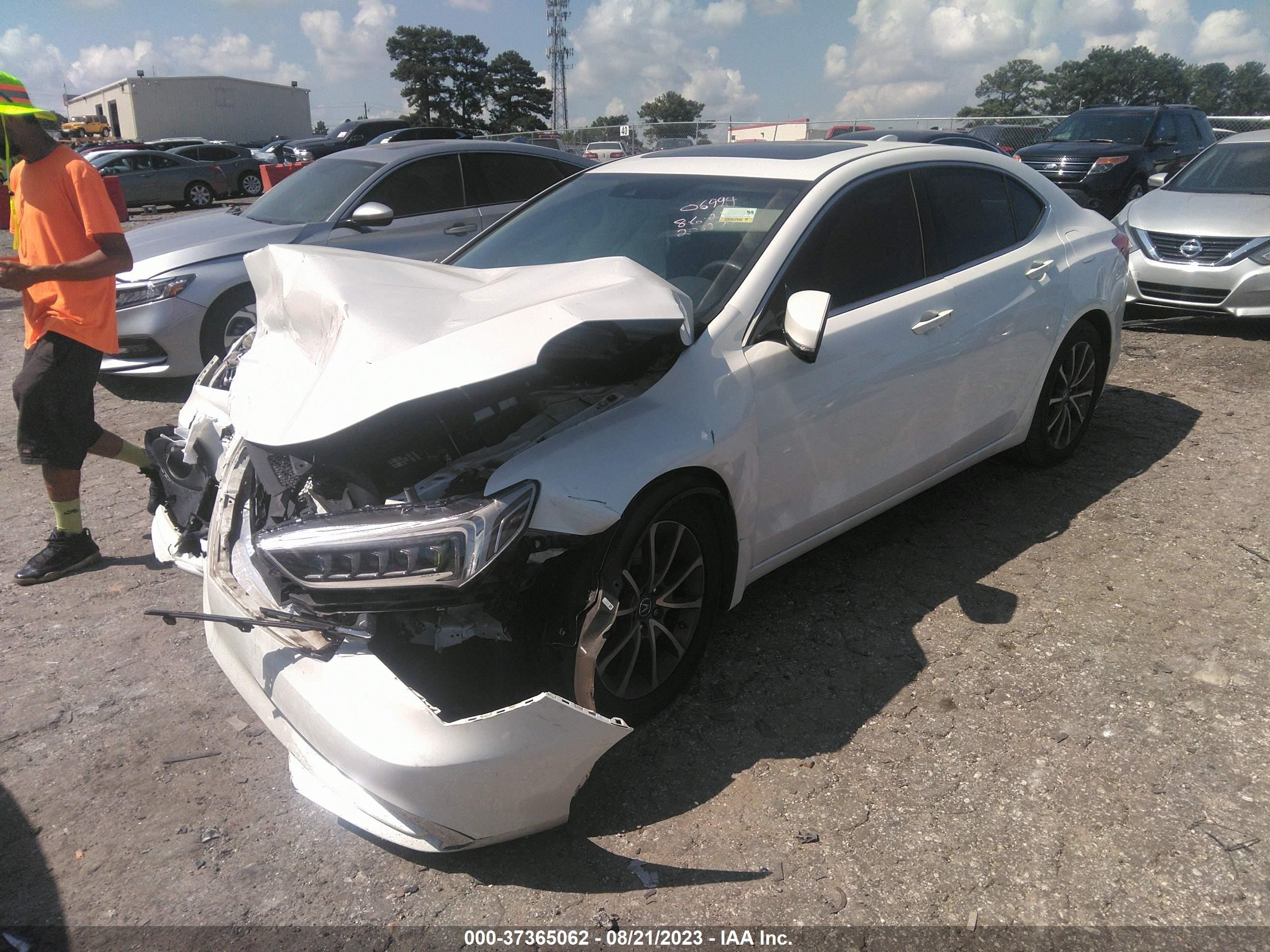 Photo 1 VIN: 19UUB2F33JA006994 - ACURA TLX 