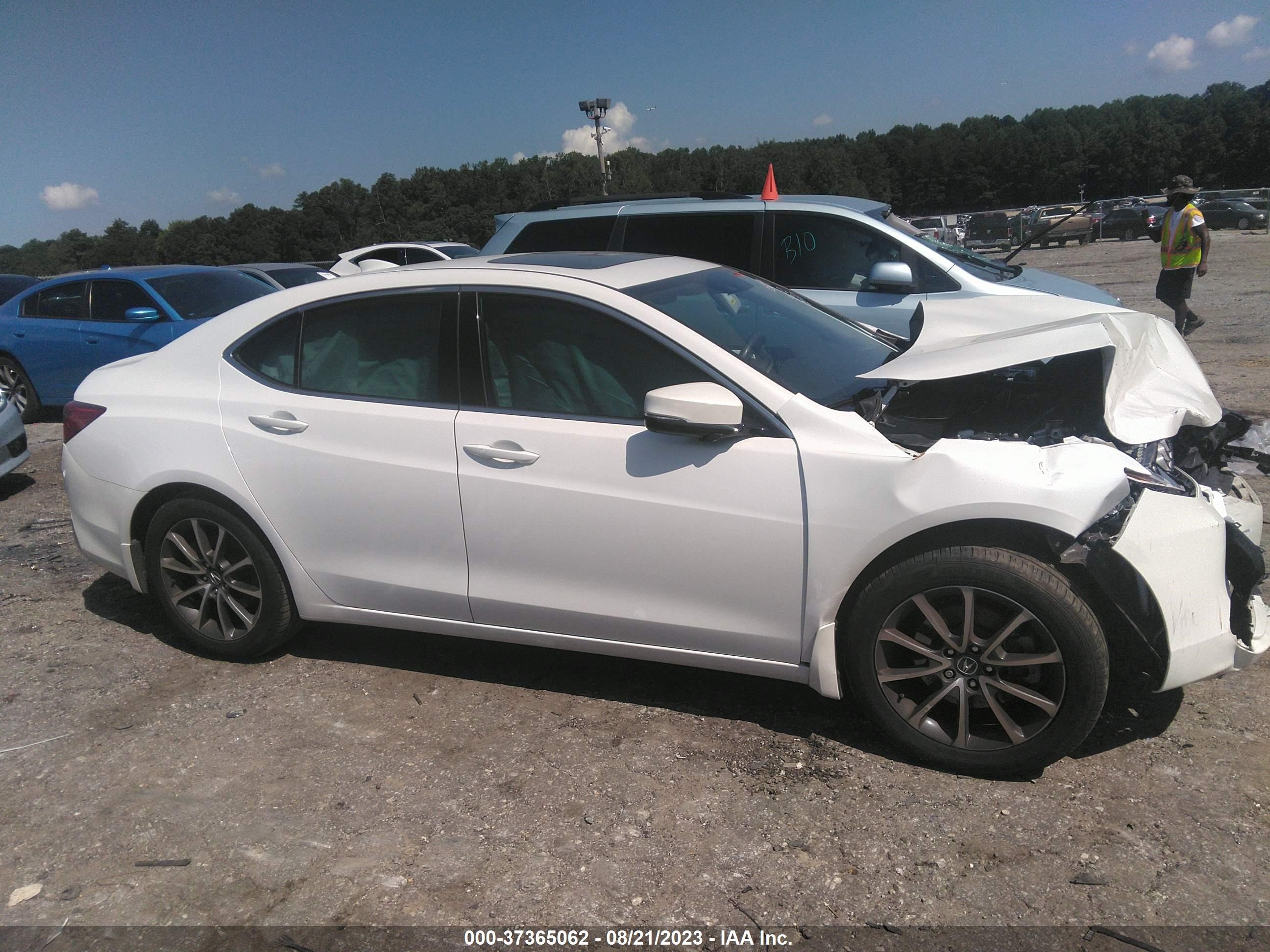 Photo 12 VIN: 19UUB2F33JA006994 - ACURA TLX 