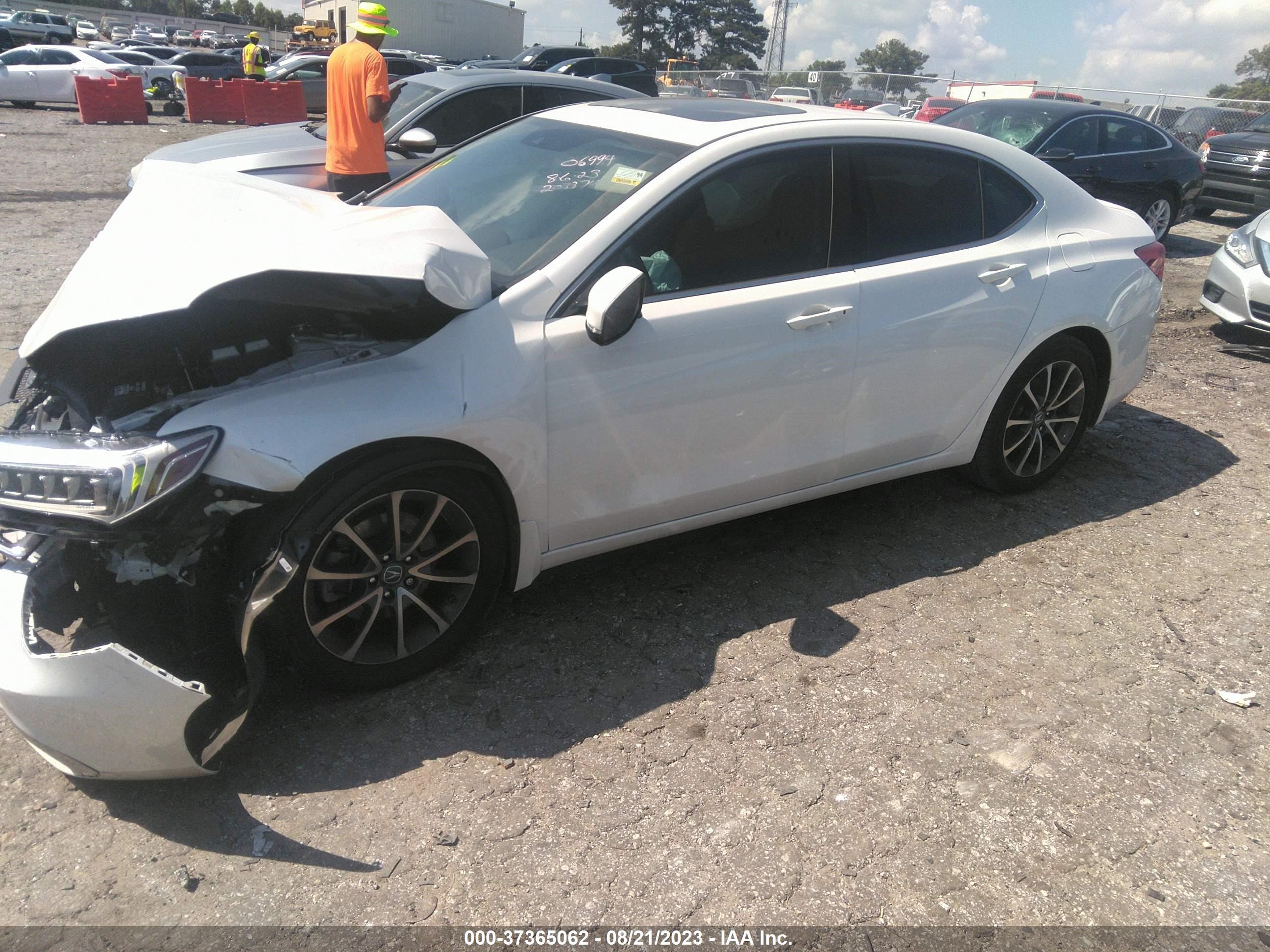 Photo 13 VIN: 19UUB2F33JA006994 - ACURA TLX 