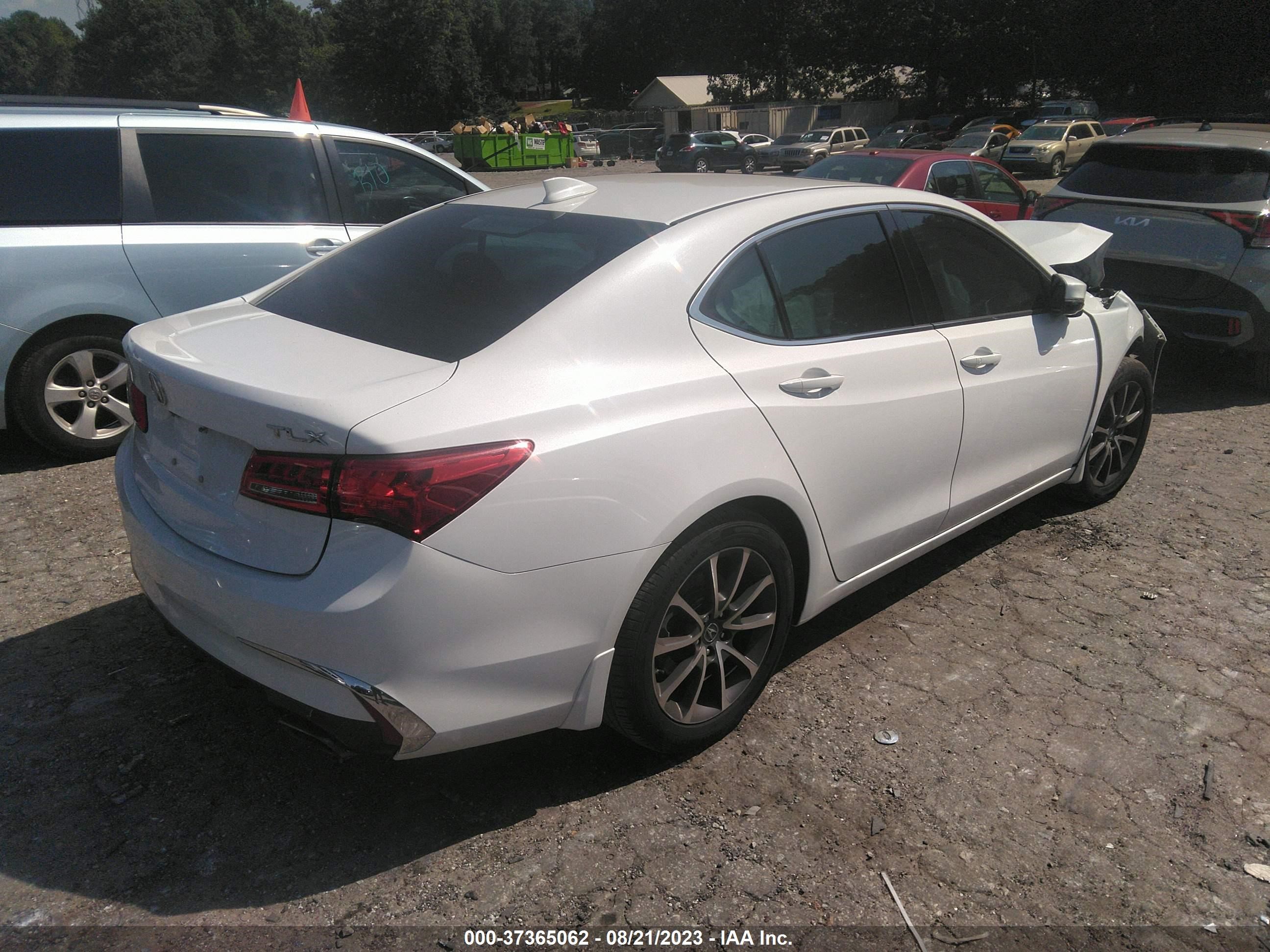 Photo 3 VIN: 19UUB2F33JA006994 - ACURA TLX 