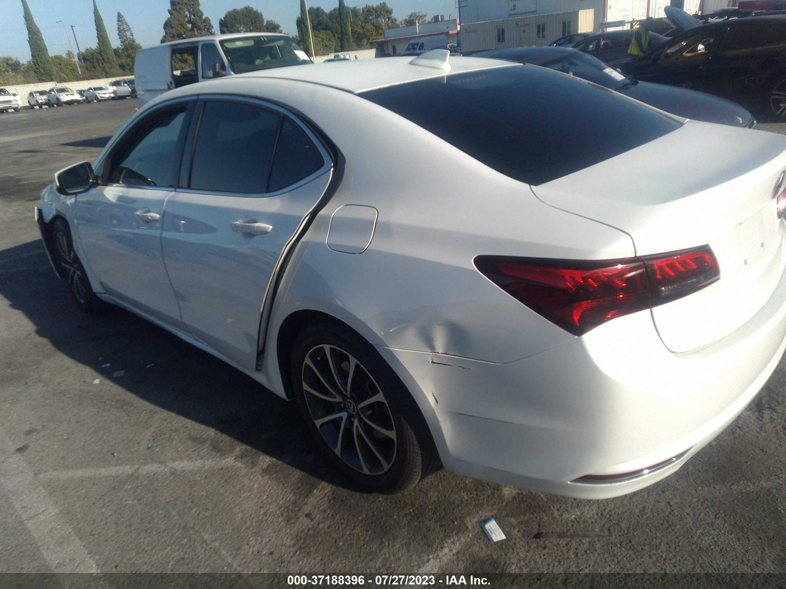 Photo 2 VIN: 19UUB2F34FA015579 - ACURA TLX 