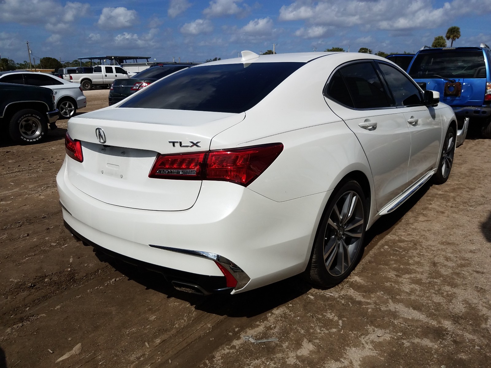 Photo 3 VIN: 19UUB2F48KA008556 - ACURA TLX 