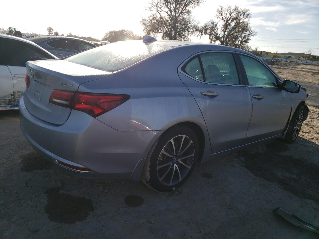 Photo 2 VIN: 19UUB2F54FA016796 - ACURA TLX 