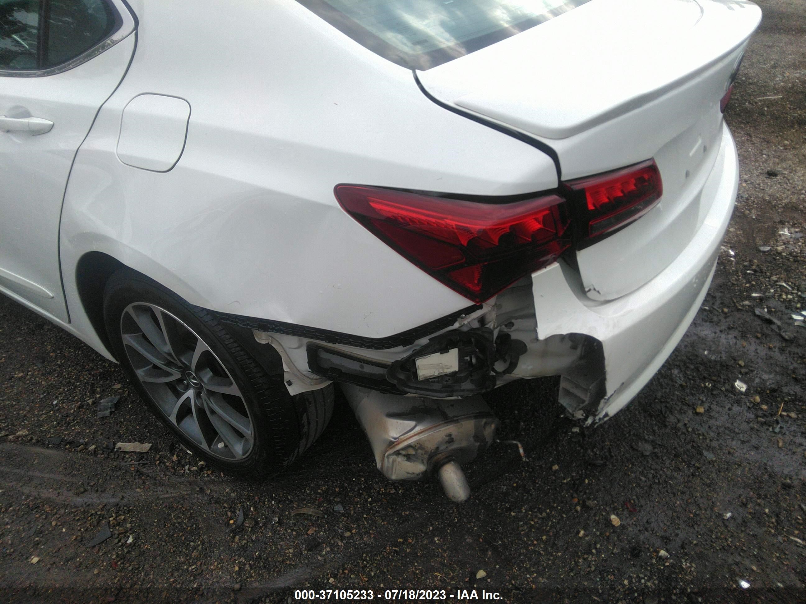 Photo 5 VIN: 19UUB2F57FA004495 - ACURA TLX 