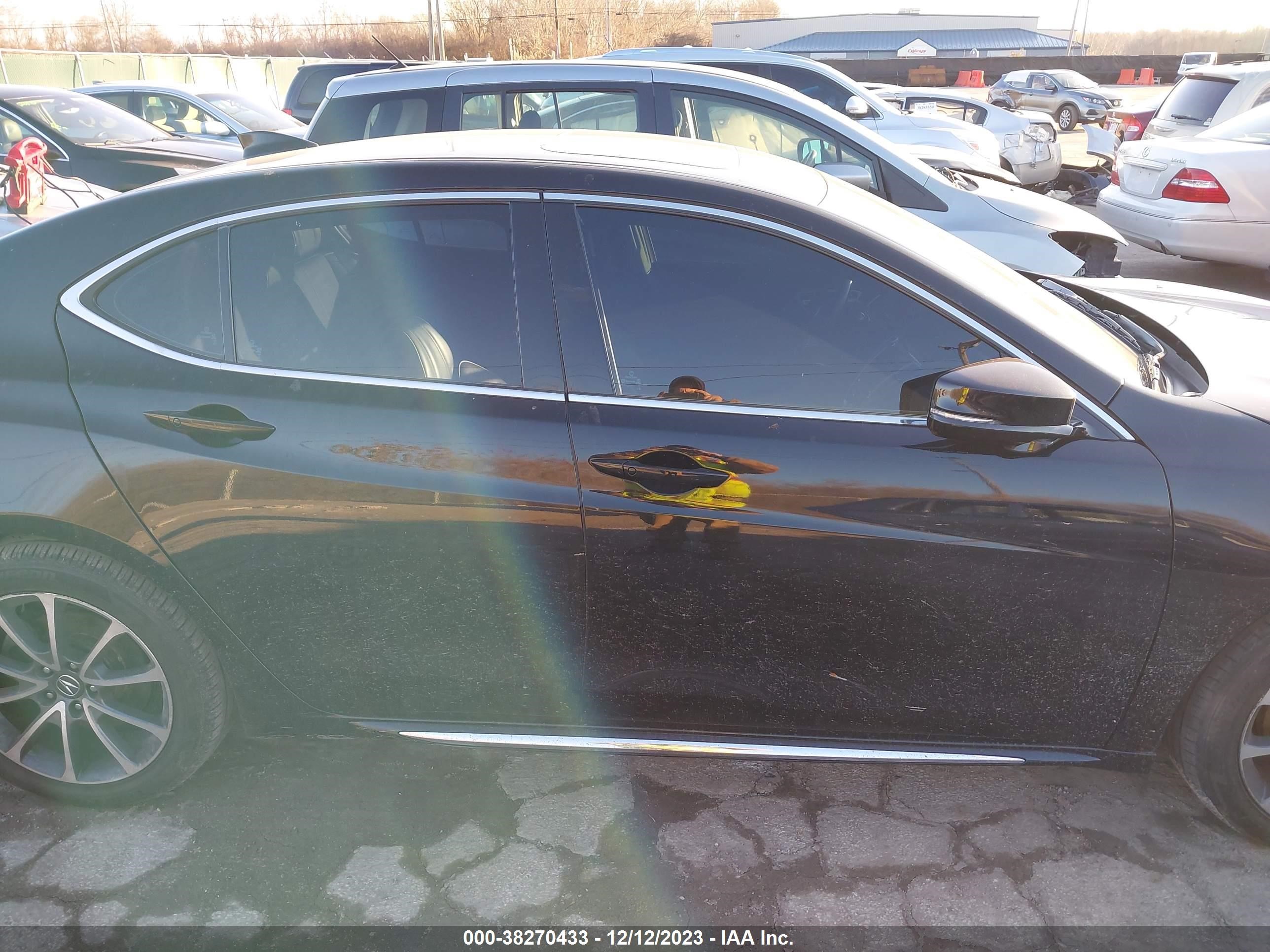 Photo 13 VIN: 19UUB2F57JA007664 - ACURA TLX 